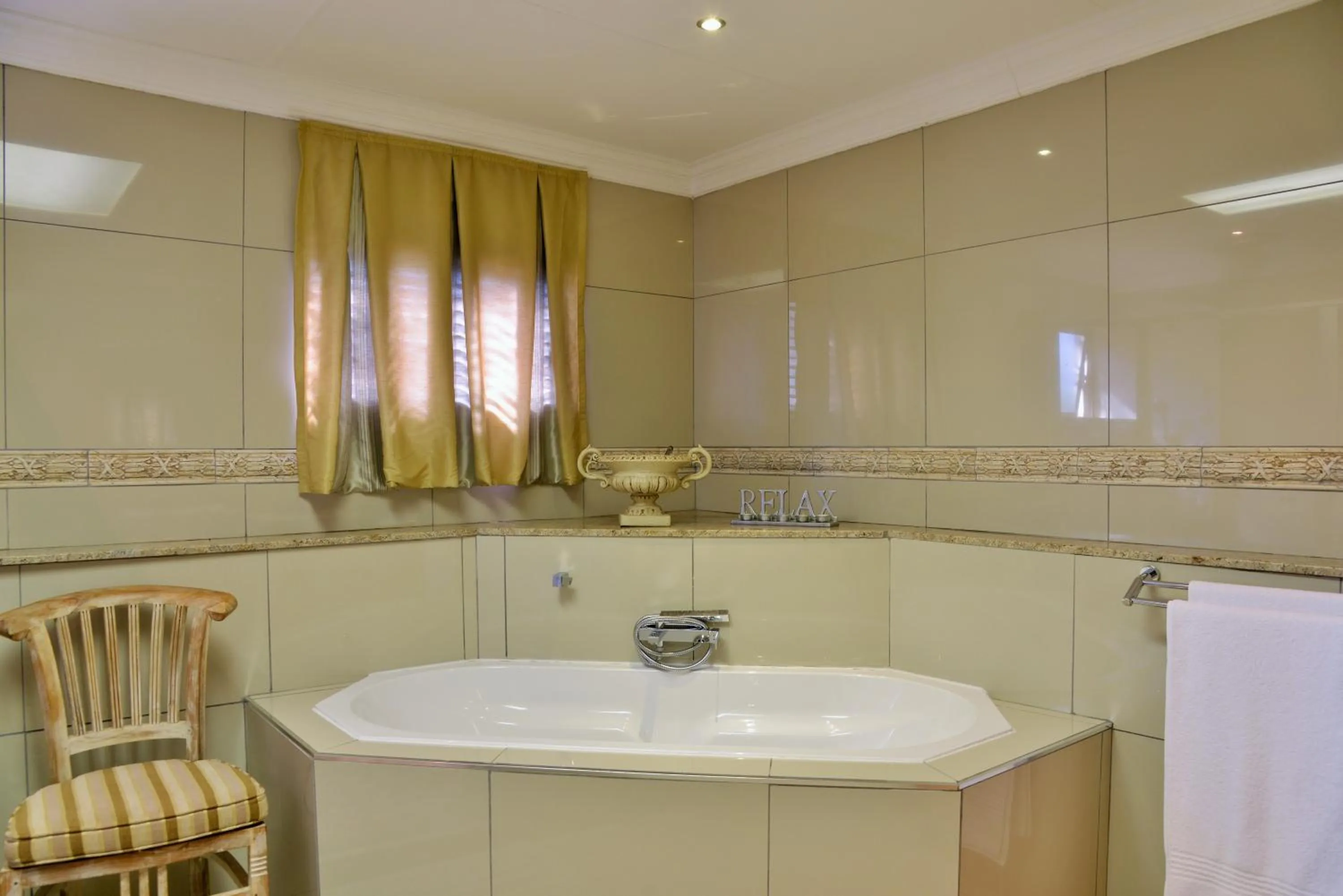 Hot Tub in Stirling Manor Boutique Guest House