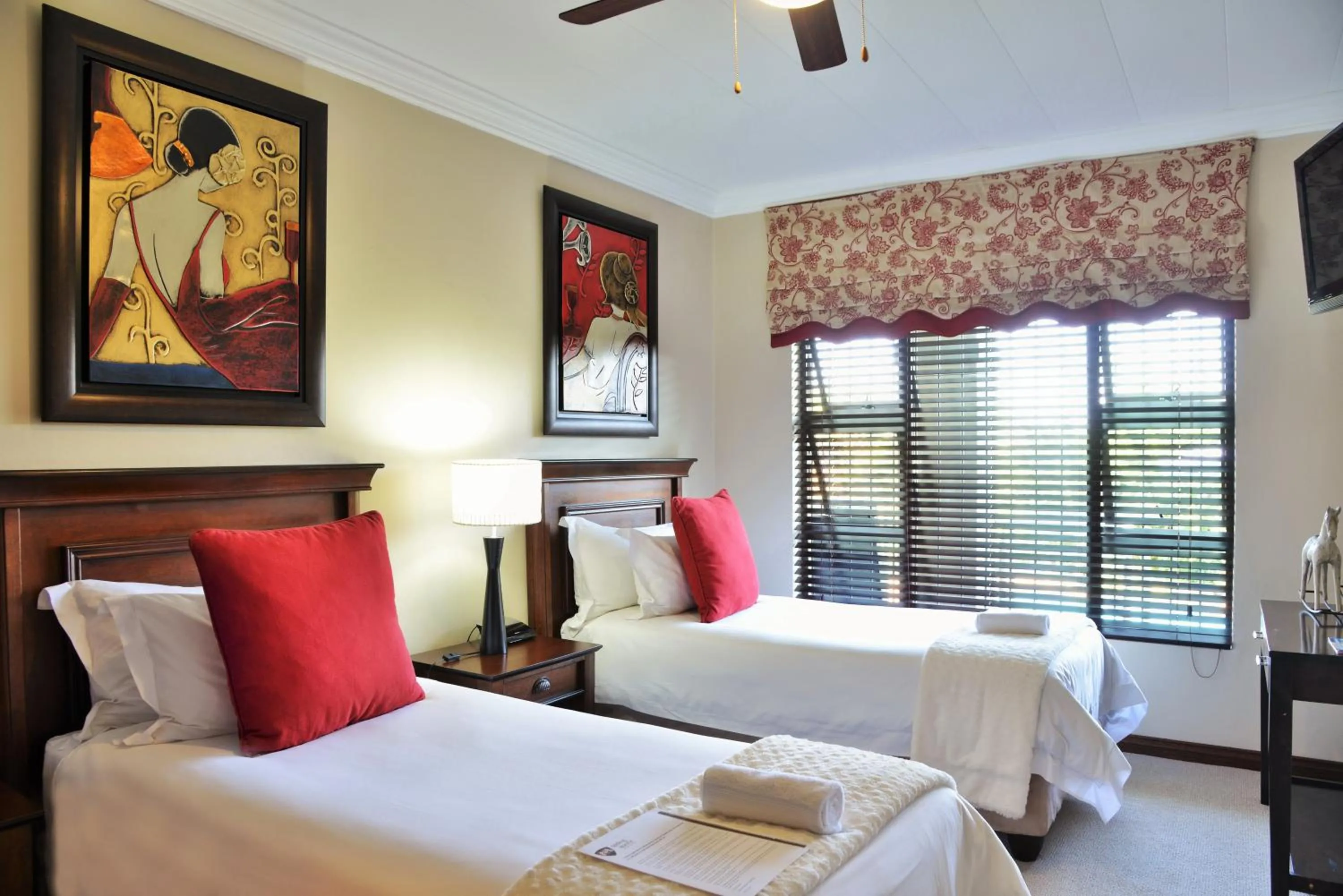 Bed in Stirling Manor Boutique Guest House