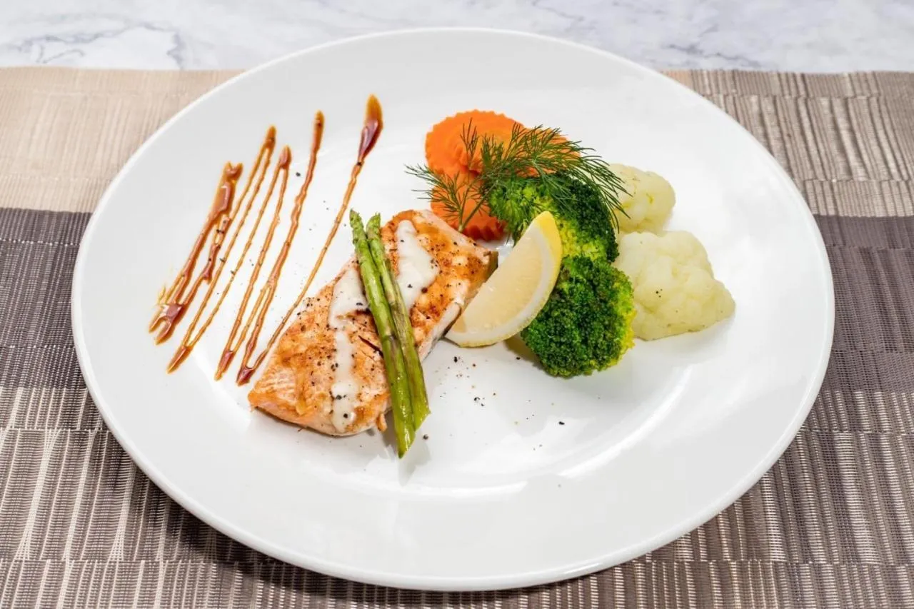 Restaurant/places to eat in ZIP Hotel & Restaurant