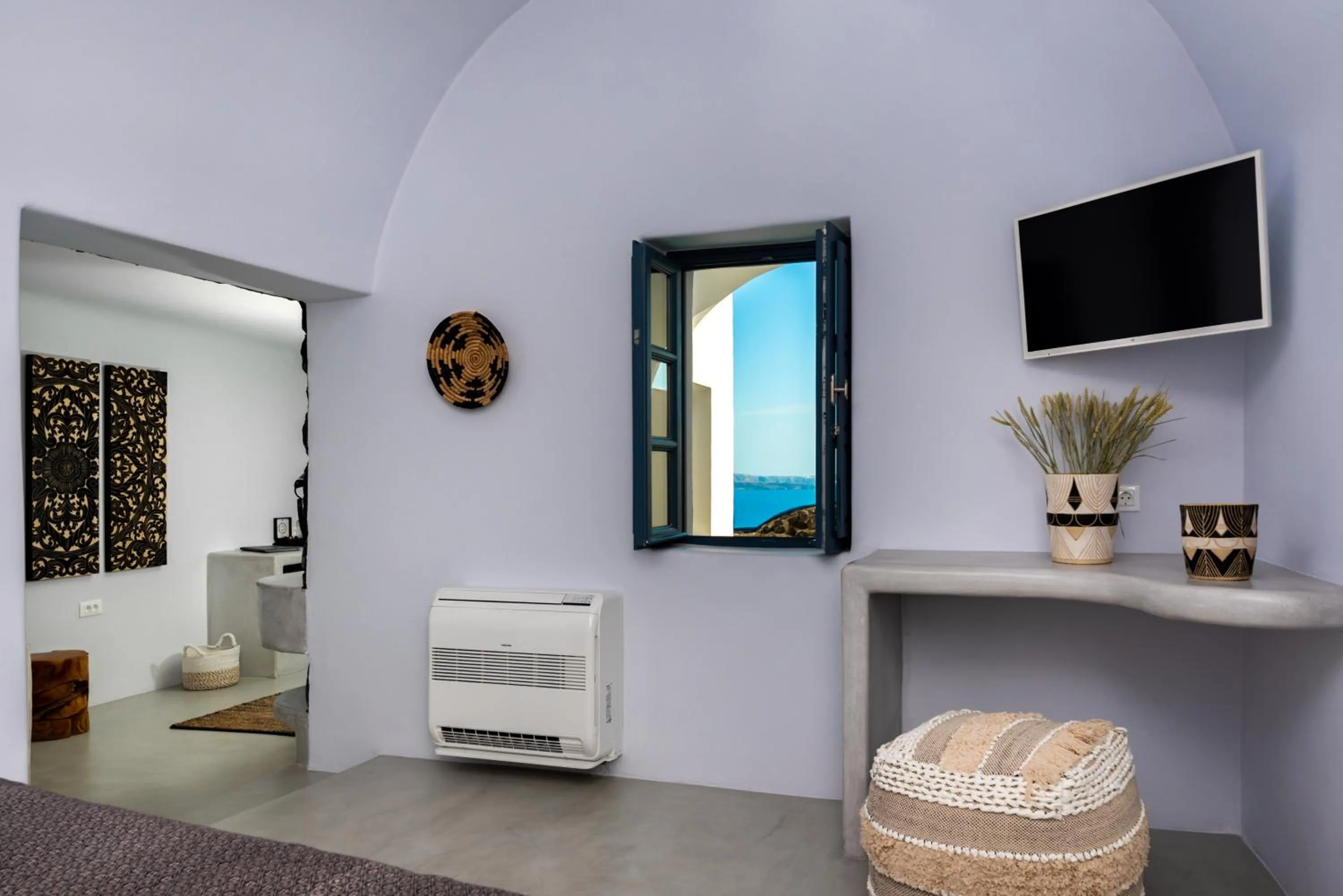 TV and multimedia in Nostos Apartments