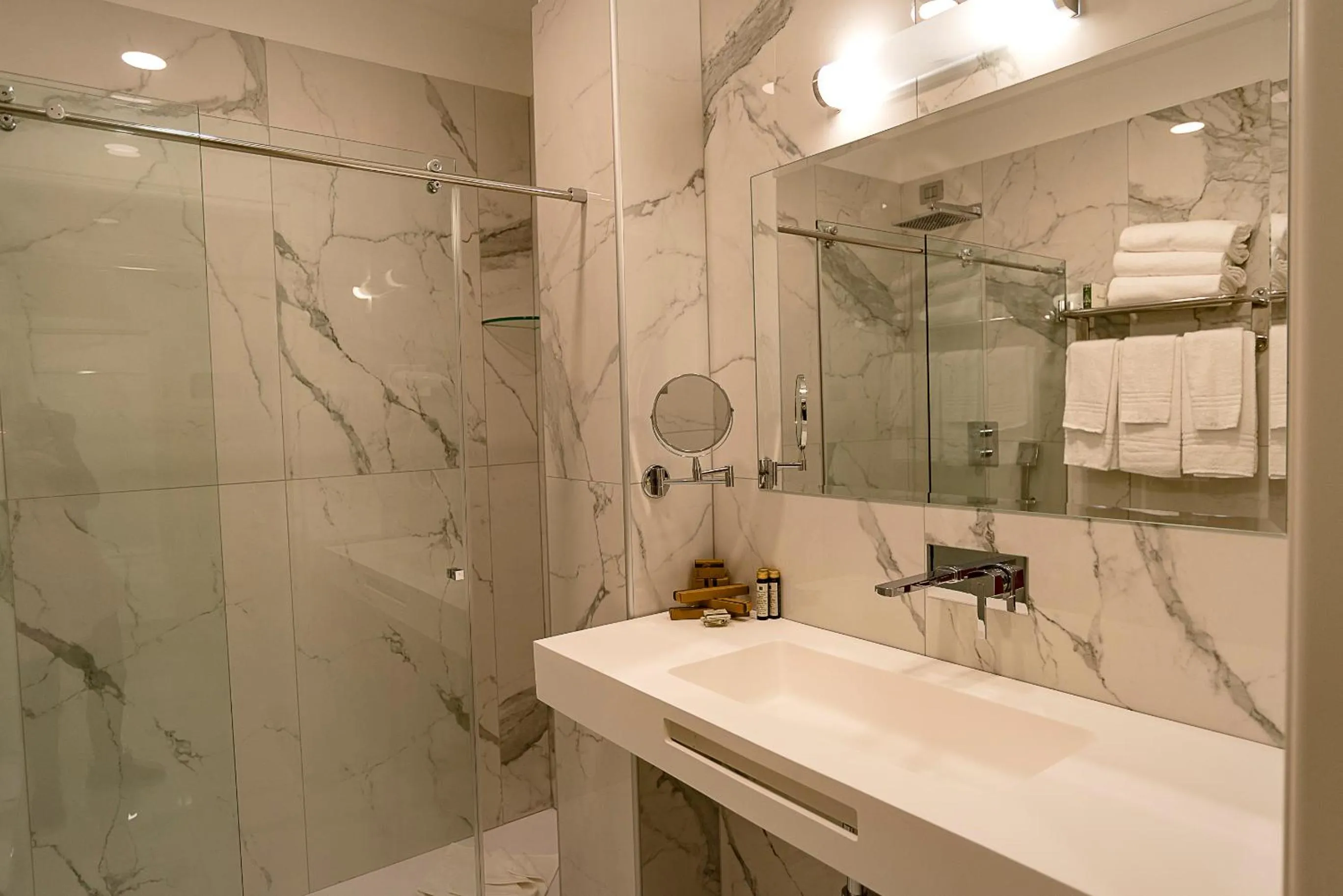 Shower in Hotel Milano Castello