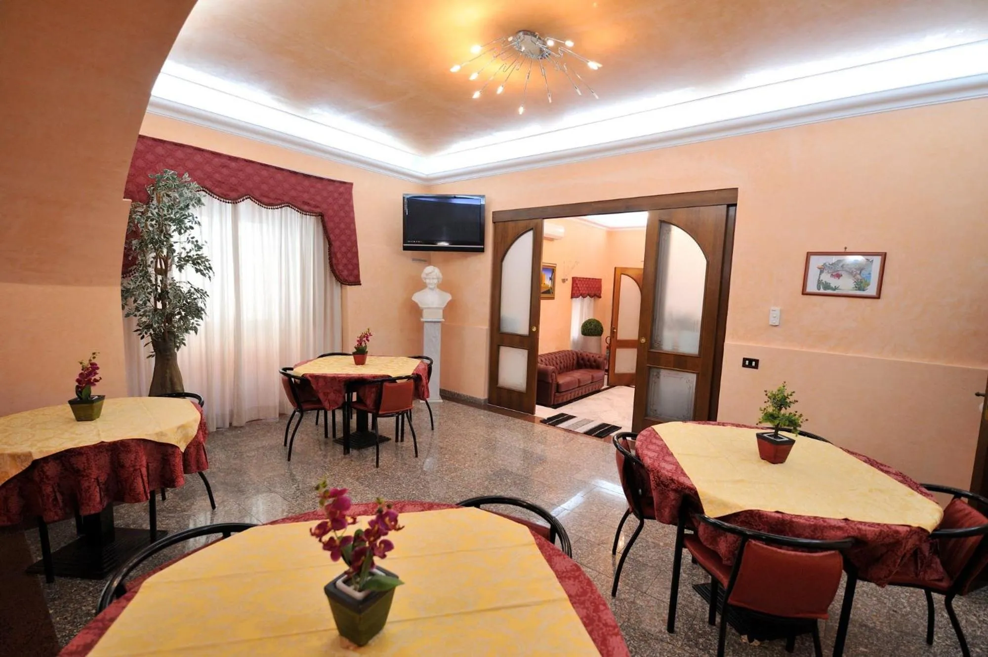 Breakfast in Hotel Piccolo