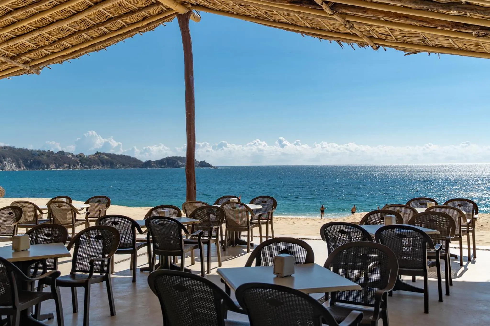 Restaurant/places to eat in Hotel Castillo Huatulco & Beach Club