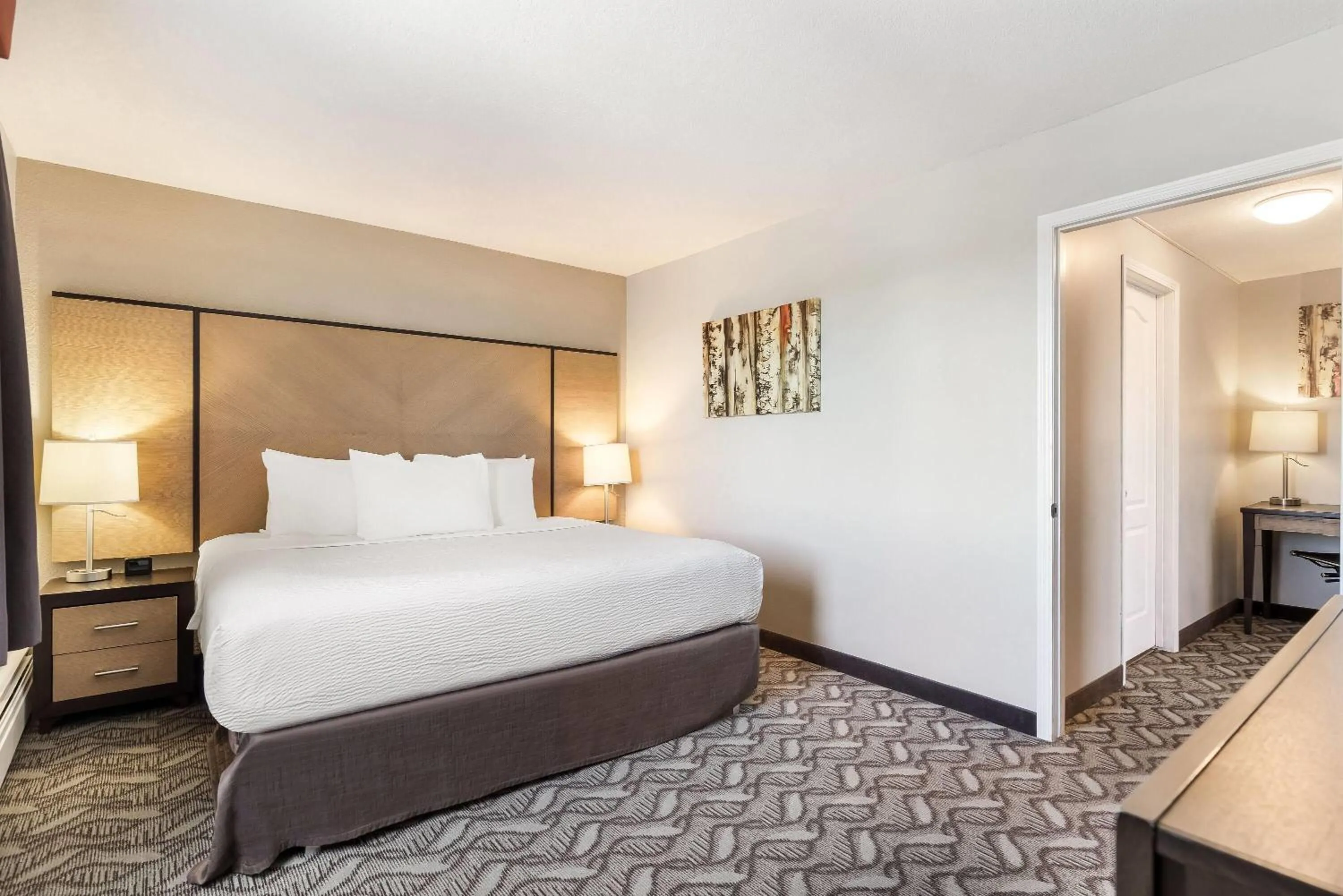 Photo of the whole room, Bed in Days Inn by Wyndham Airdrie