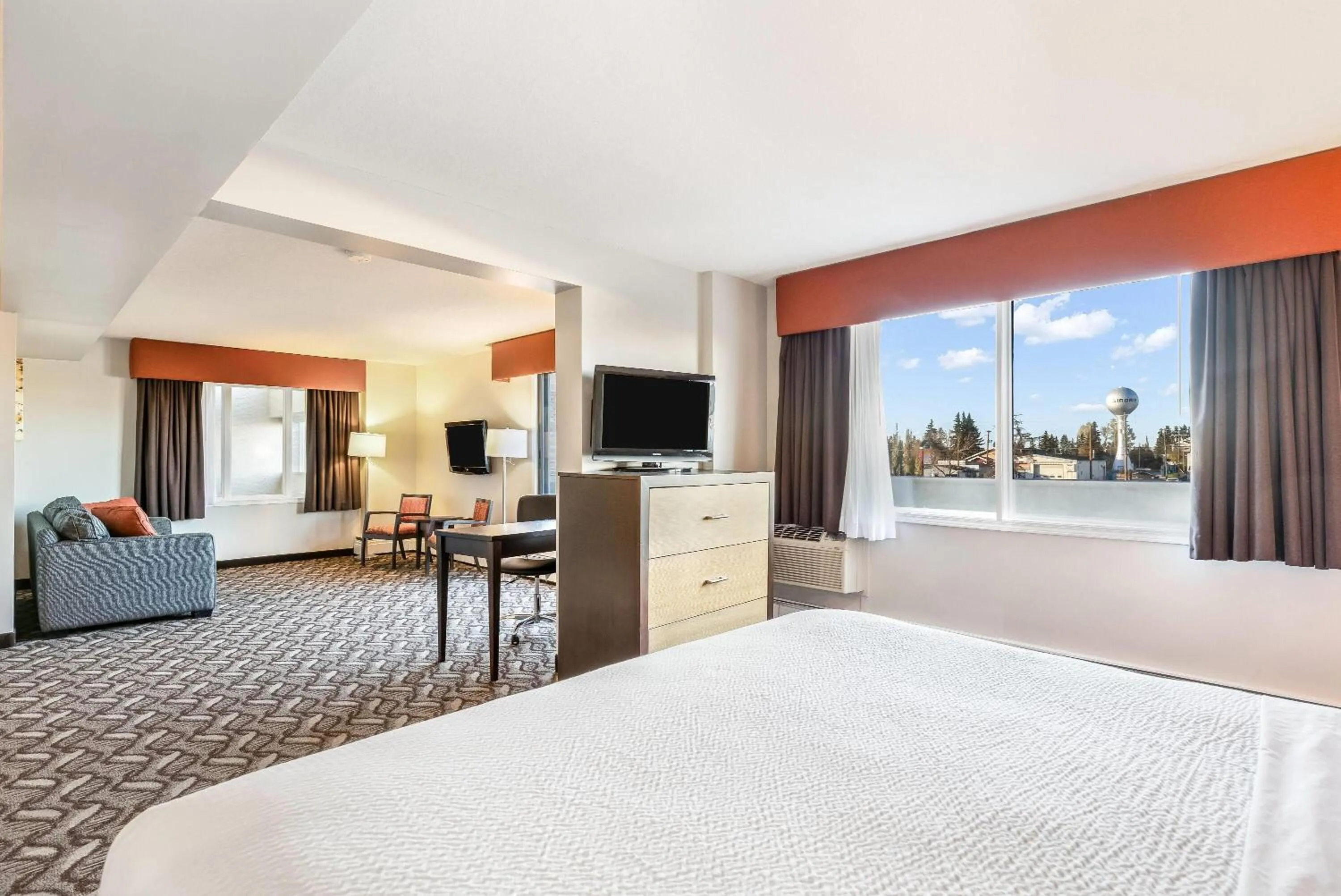 Photo of the whole room, Bed in Days Inn by Wyndham Airdrie