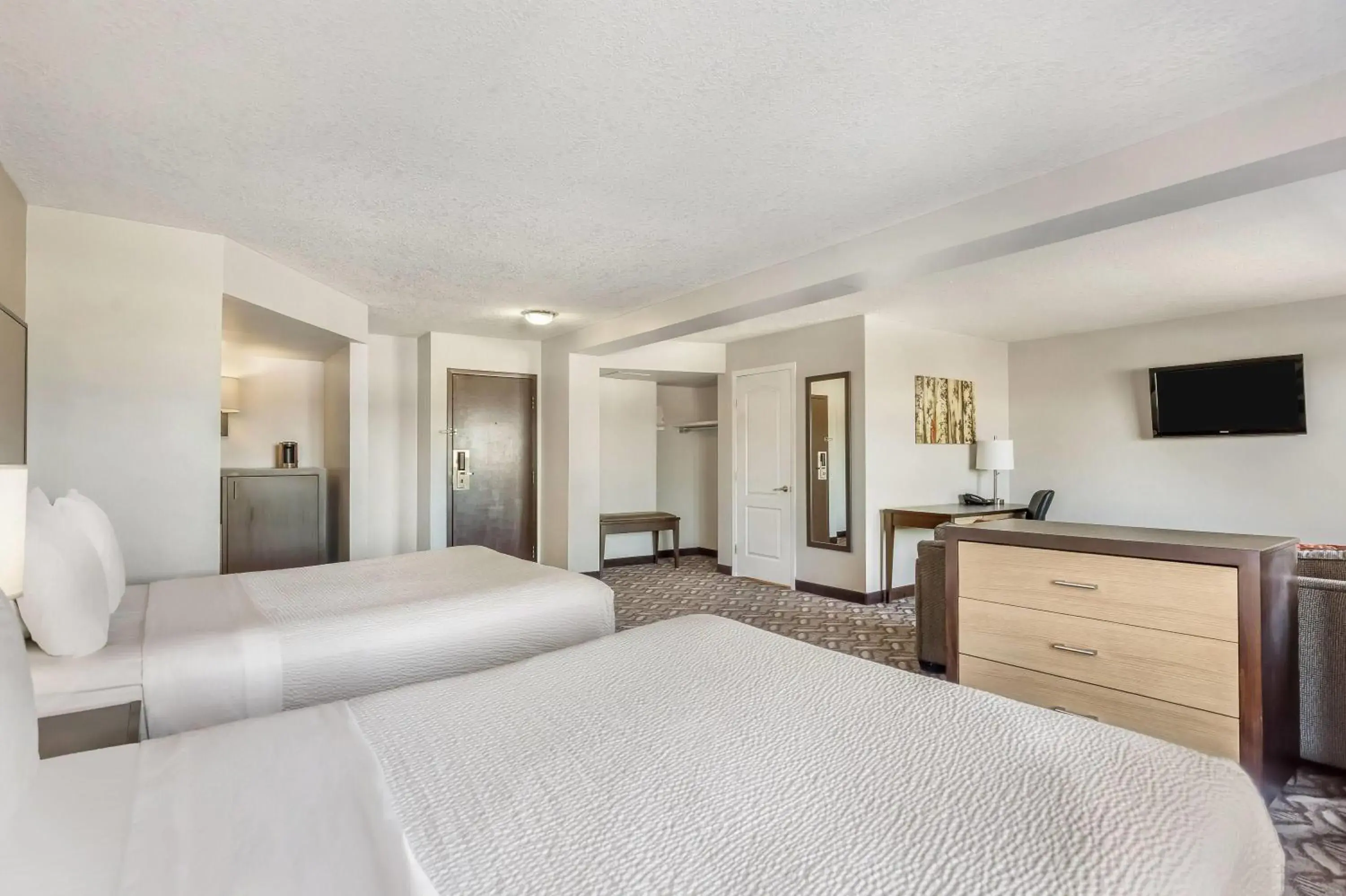 Queen Studio Suite with Balcony - Non-Smoking in Days Inn by Wyndham Airdrie Queen Studio Suite with Balcony - Non-Smoking in Days Inn by Wyndham Airdrie