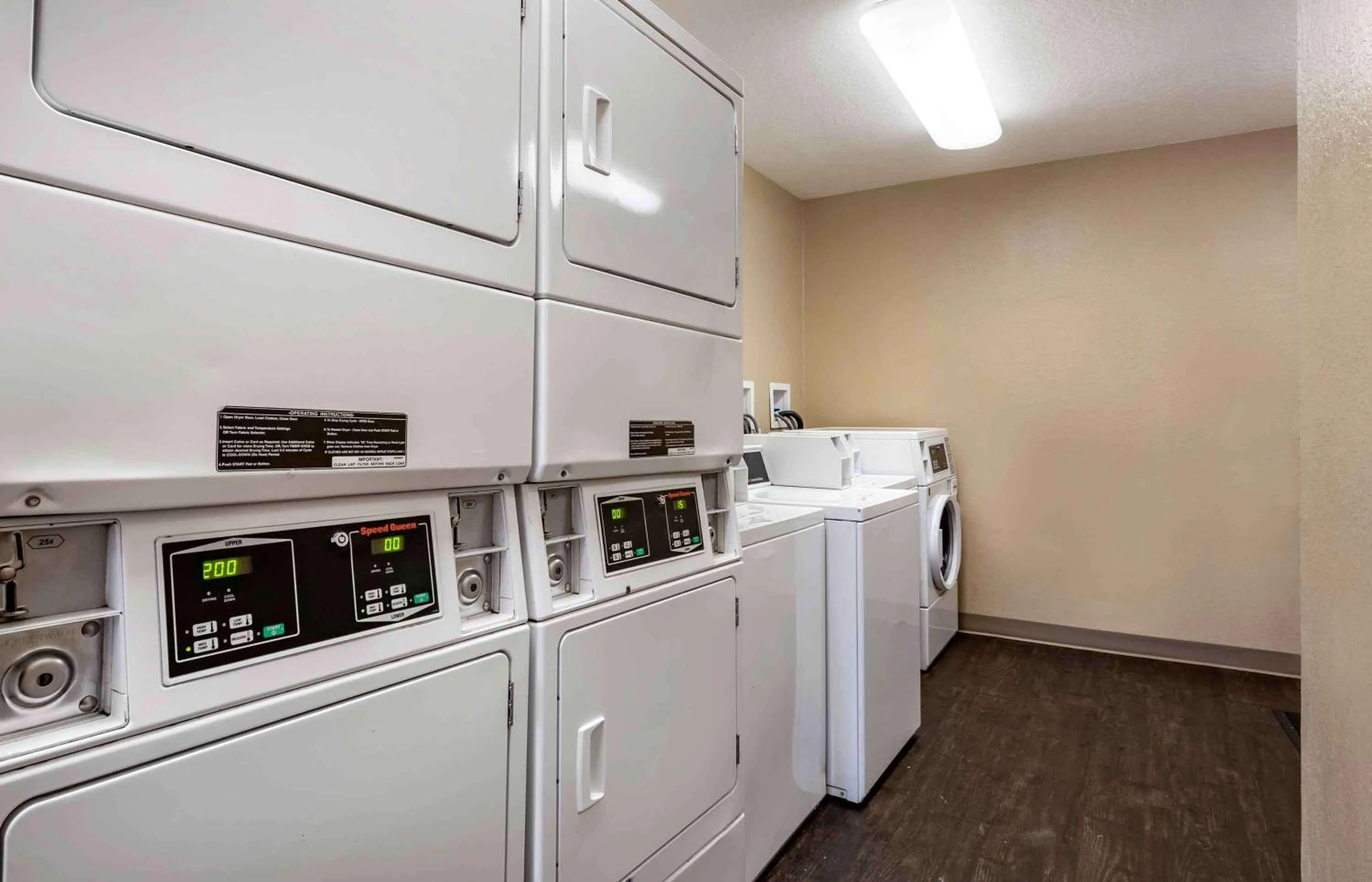 Property building in Extended Stay America Suites - Orlando - Southpark - Commodity Circle