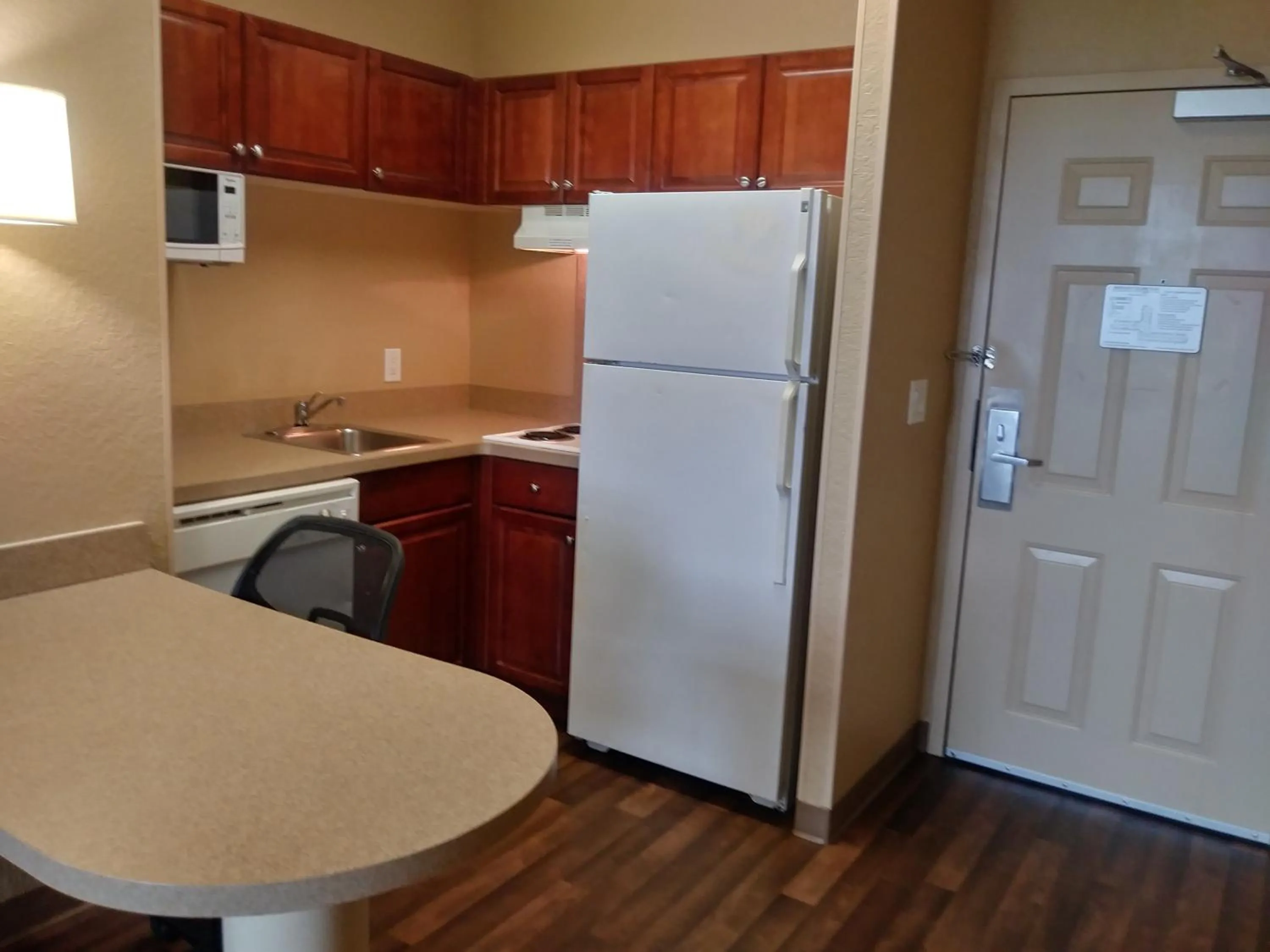 Kitchen or kitchenette in Extended Stay America Suites - Orlando - Southpark - Commodity Circle