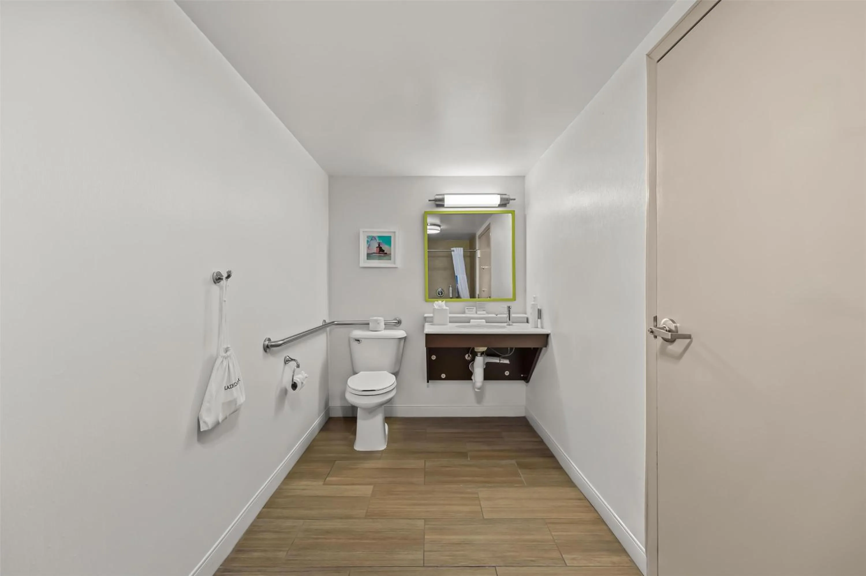 Bathroom in Hampton Inn Toledo-South/Maumee