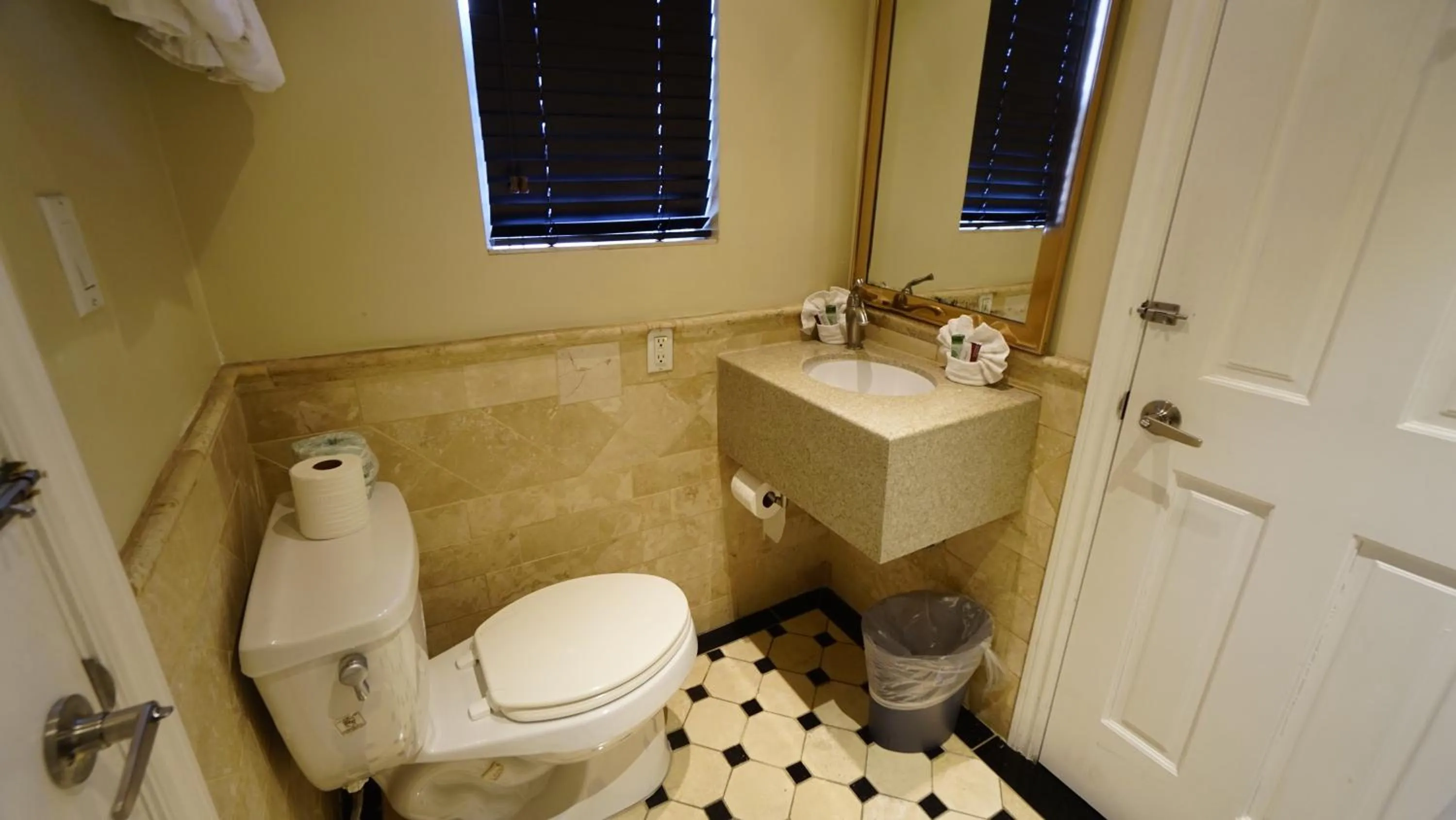 Trylon Hotel - Hollywood