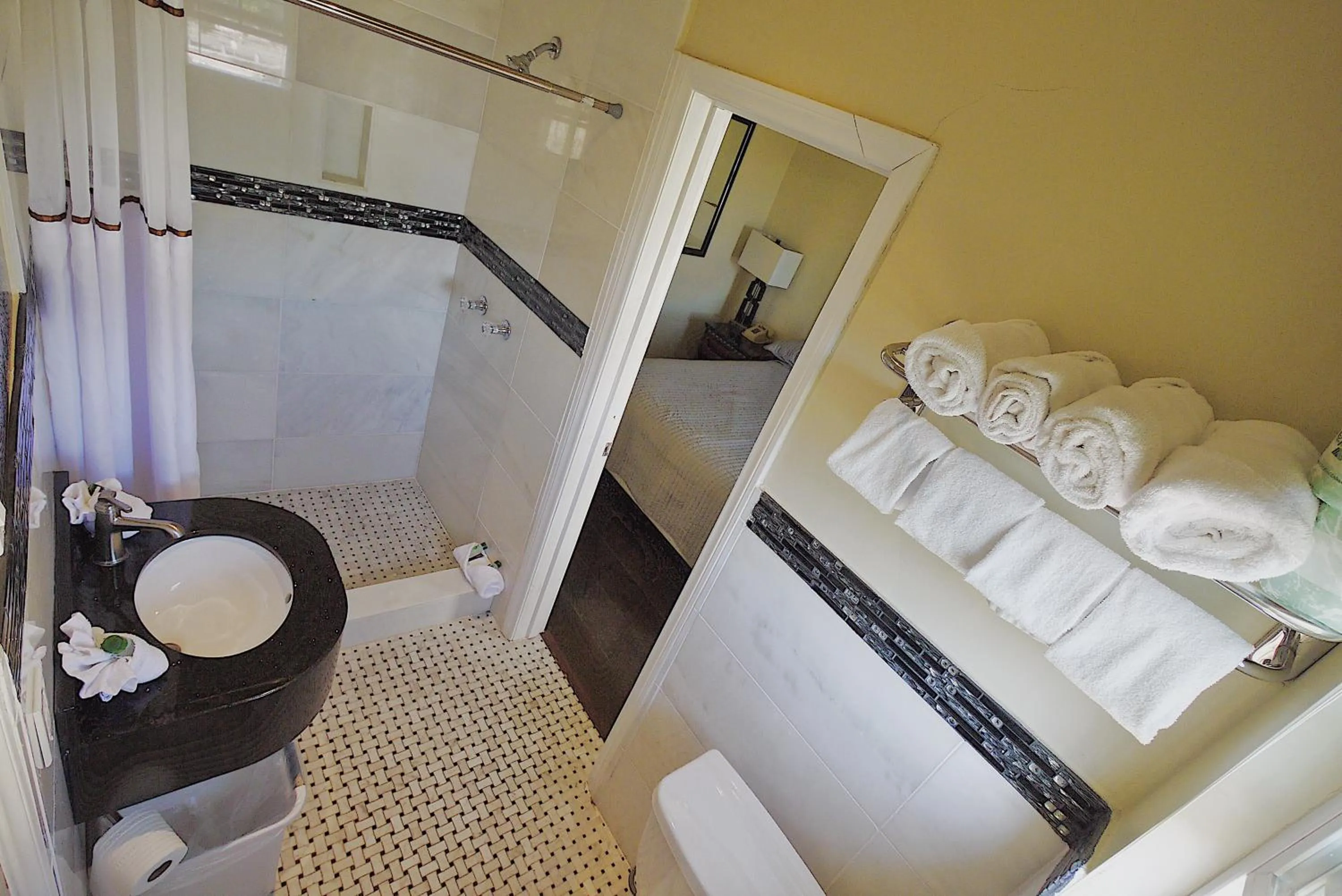 Trylon Hotel - Hollywood