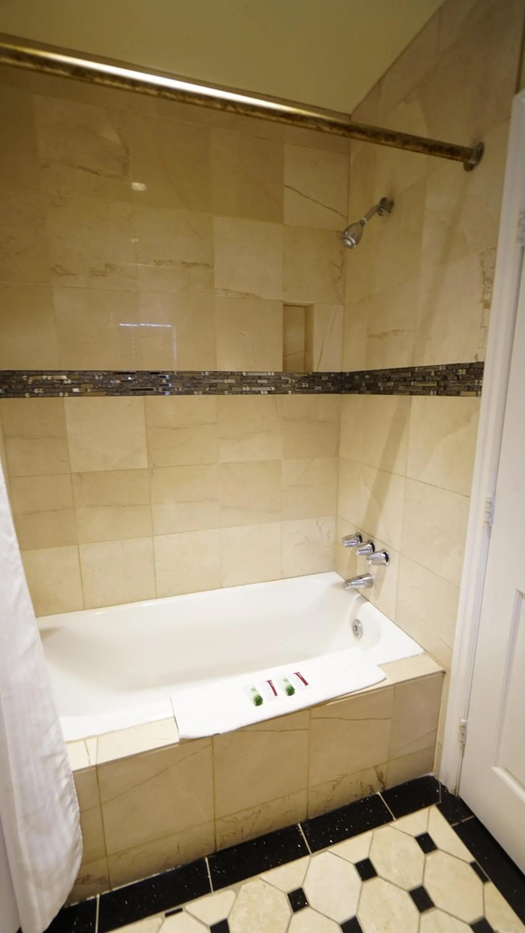 Trylon Hotel - Hollywood