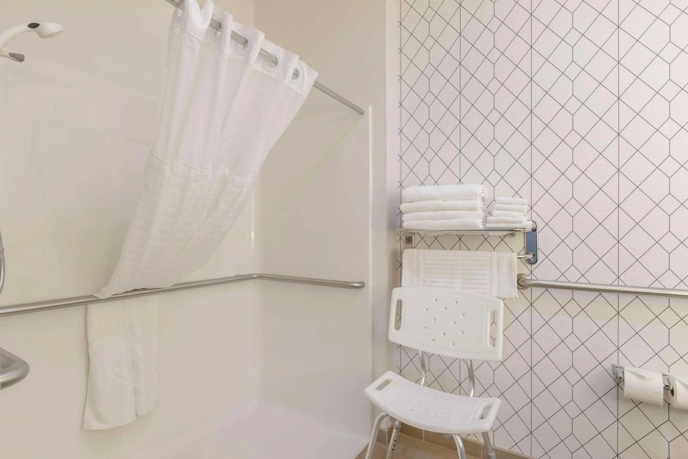 Bedroom in Comfort Inn & Suites Davenport - Quad Cities