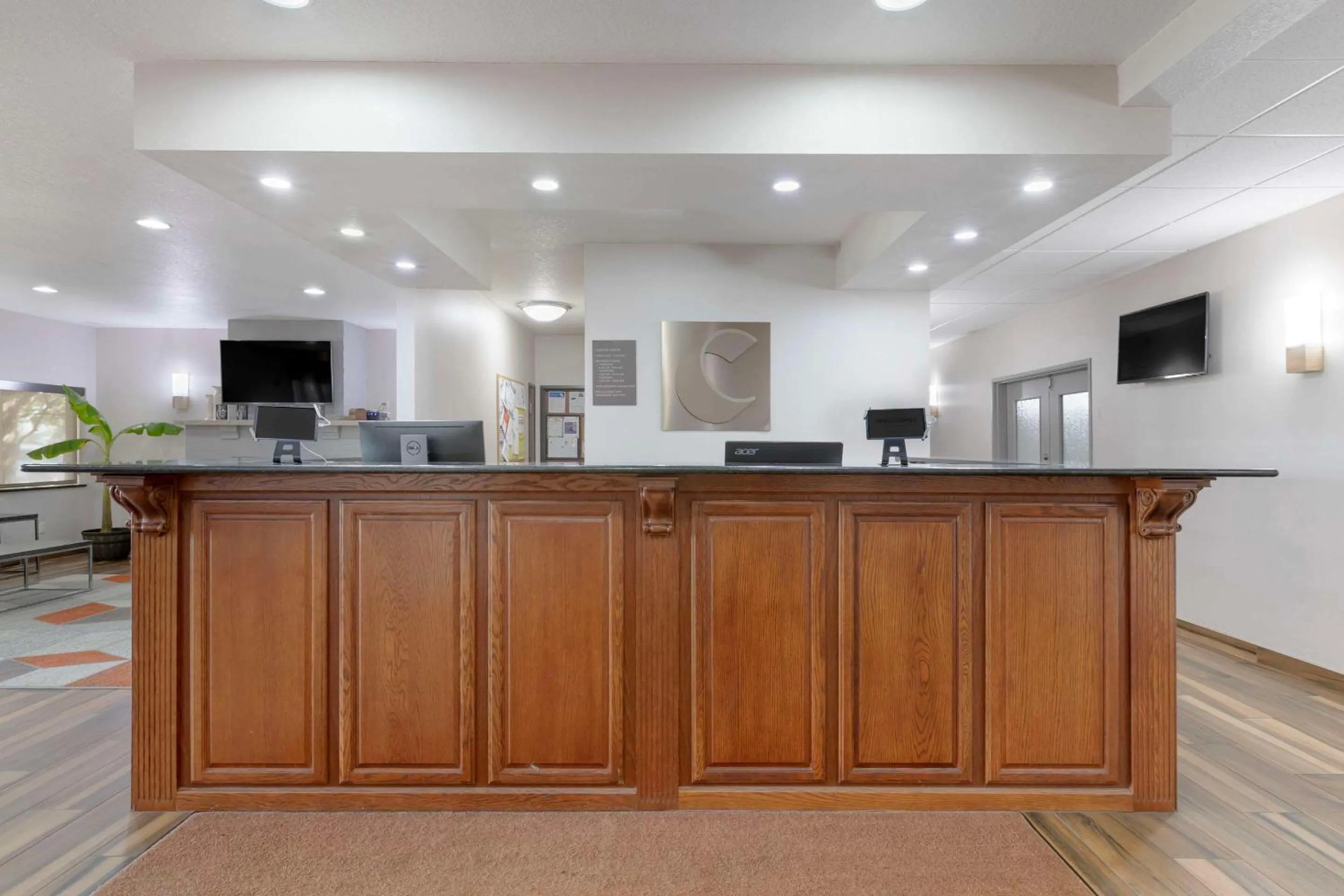 Lobby or reception in Comfort Inn & Suites Davenport - Quad Cities