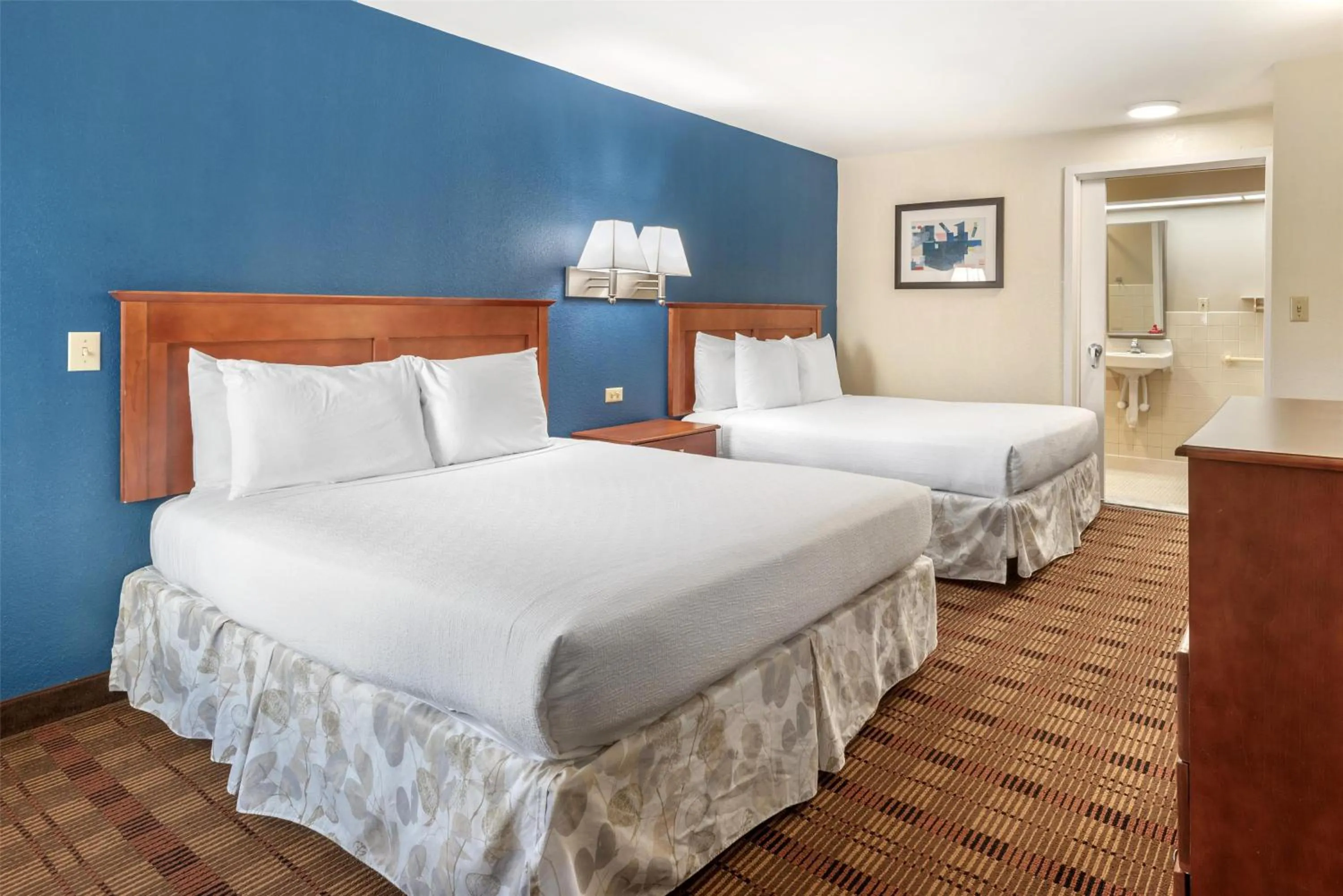 Bedroom, Bed in SureStay Hotel by Best Western East Brunswick