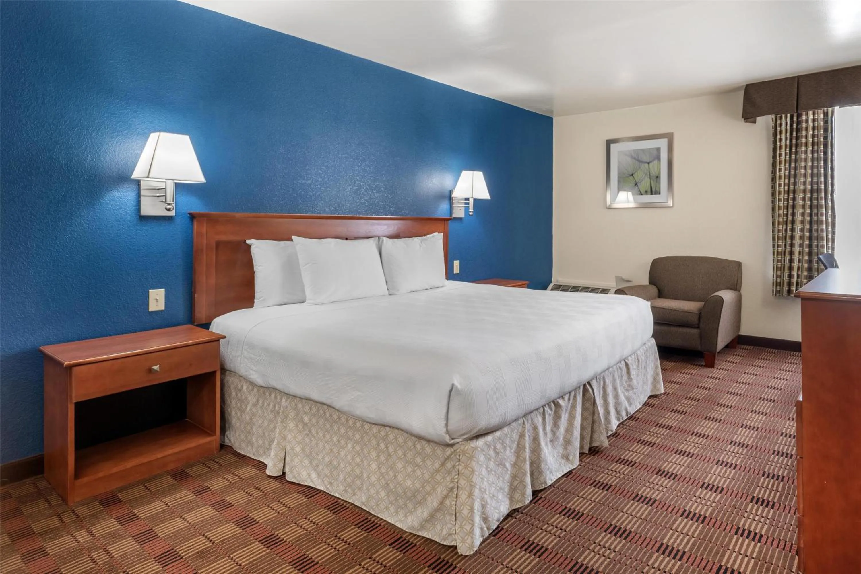 Bedroom, Bed in SureStay Hotel by Best Western East Brunswick