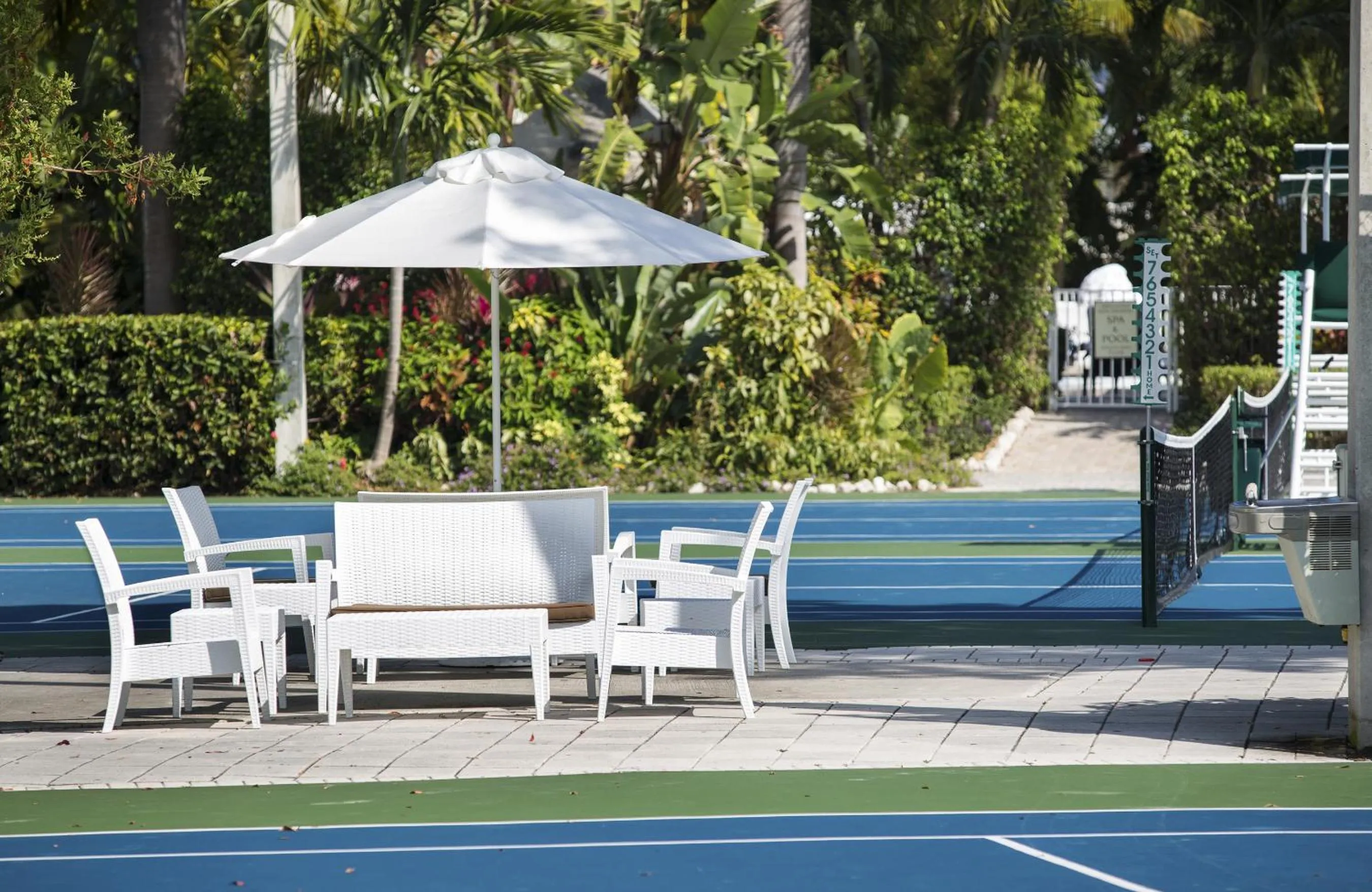 Tennis court in Cheeca Lodge & Spa