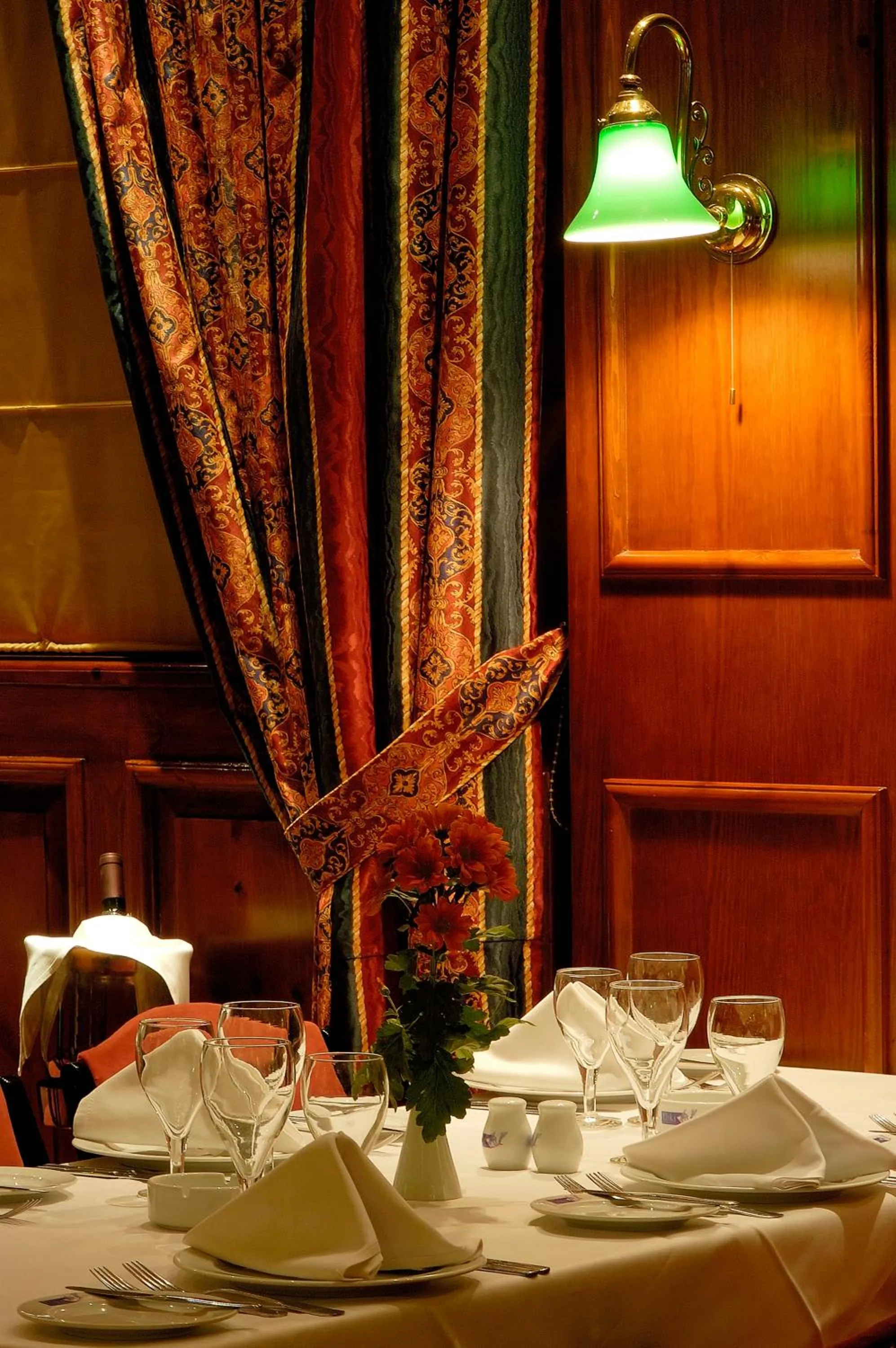 Restaurant/Places to Eat in Astir