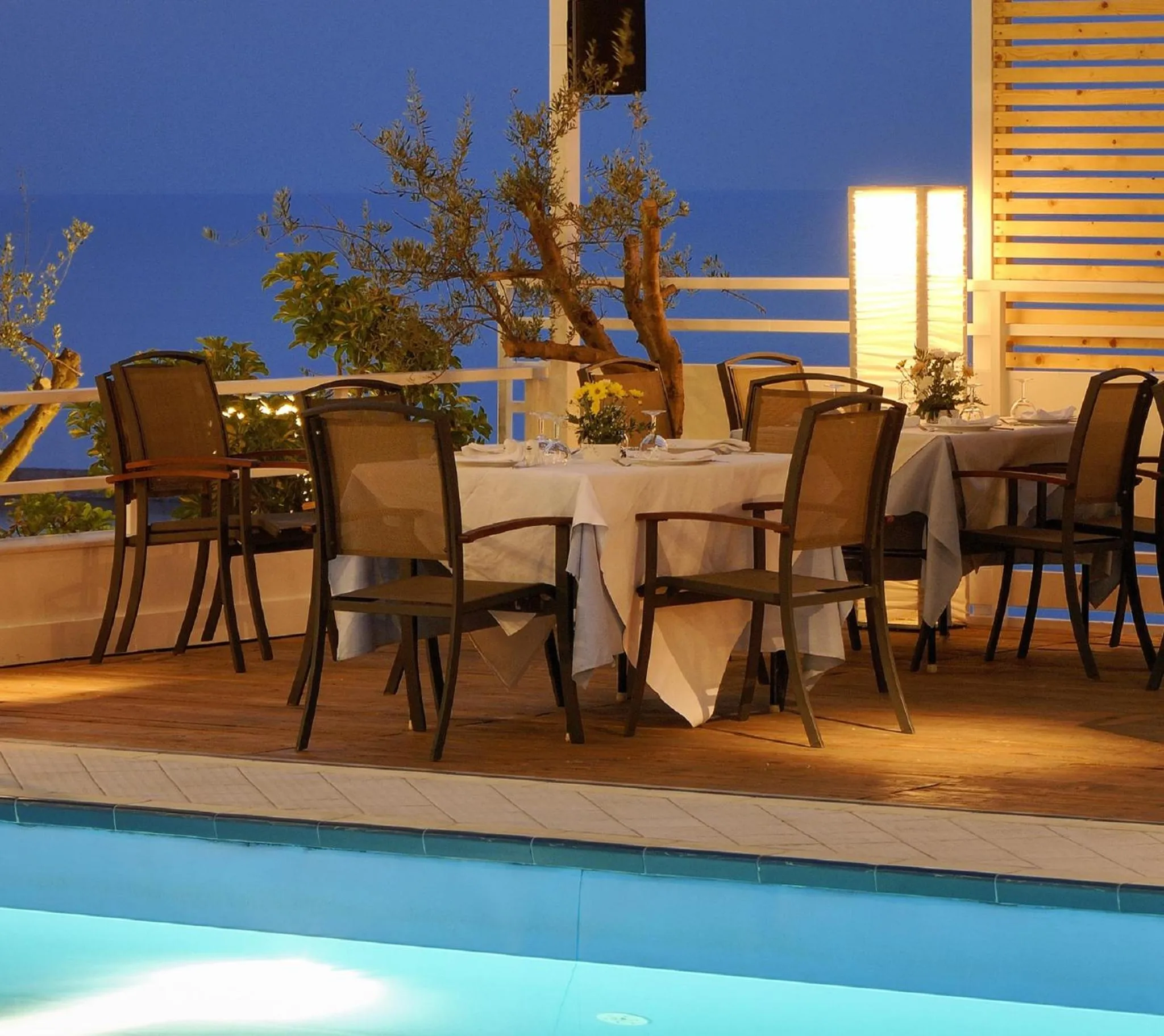 Restaurant/Places to Eat in Astir