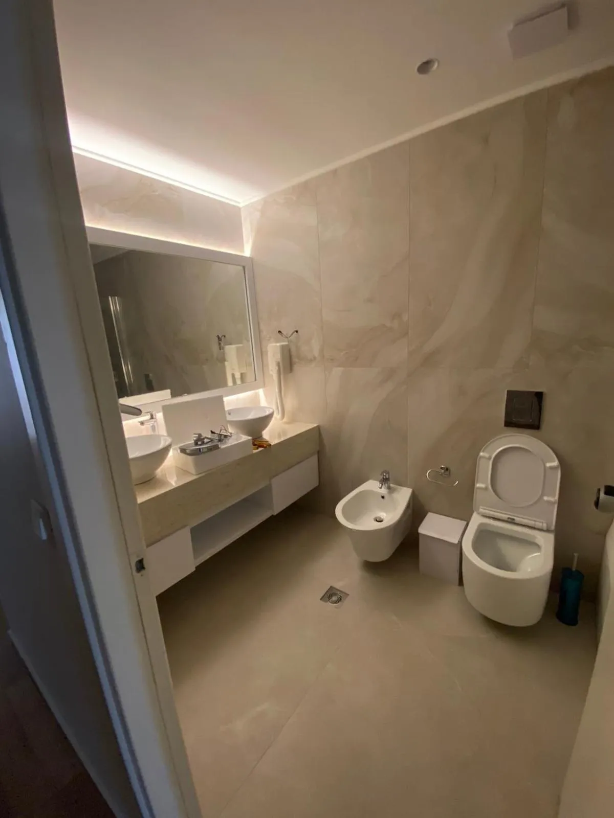 Toilet, Bathroom in Astir