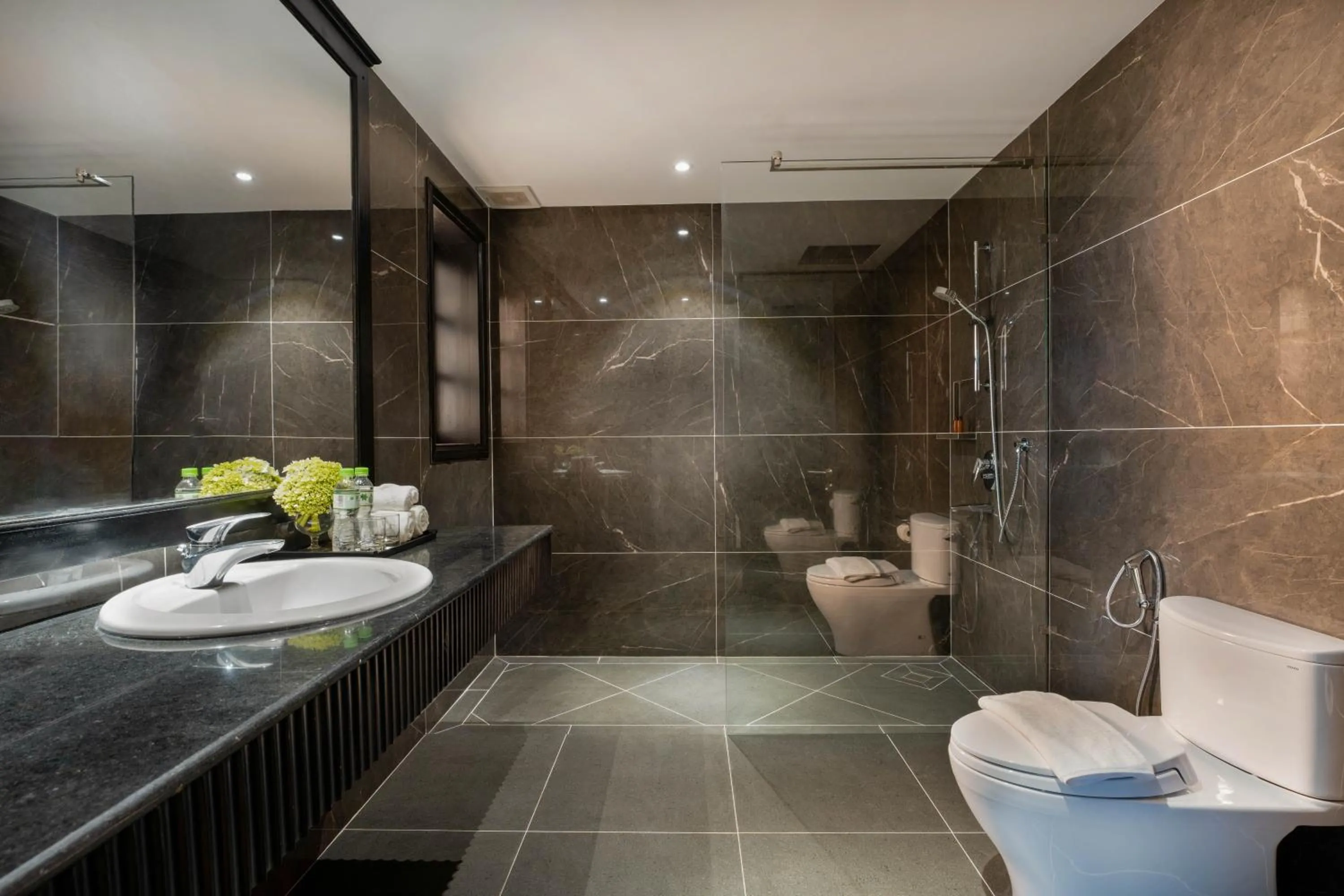 Shower in Dankbaar Resort Quy Nhon