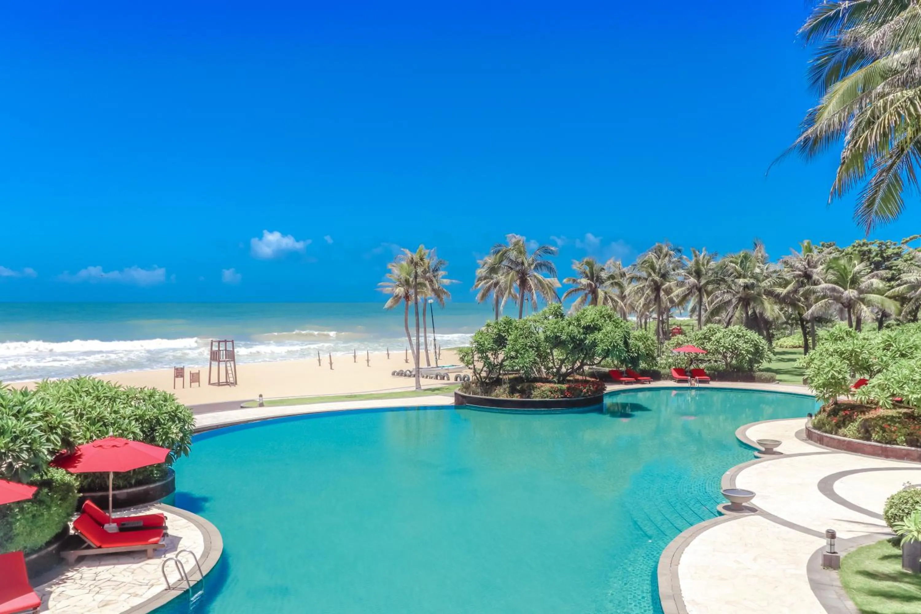 Pool view in Narada Resort & Spa Perfume Bay Sanya - All Villas