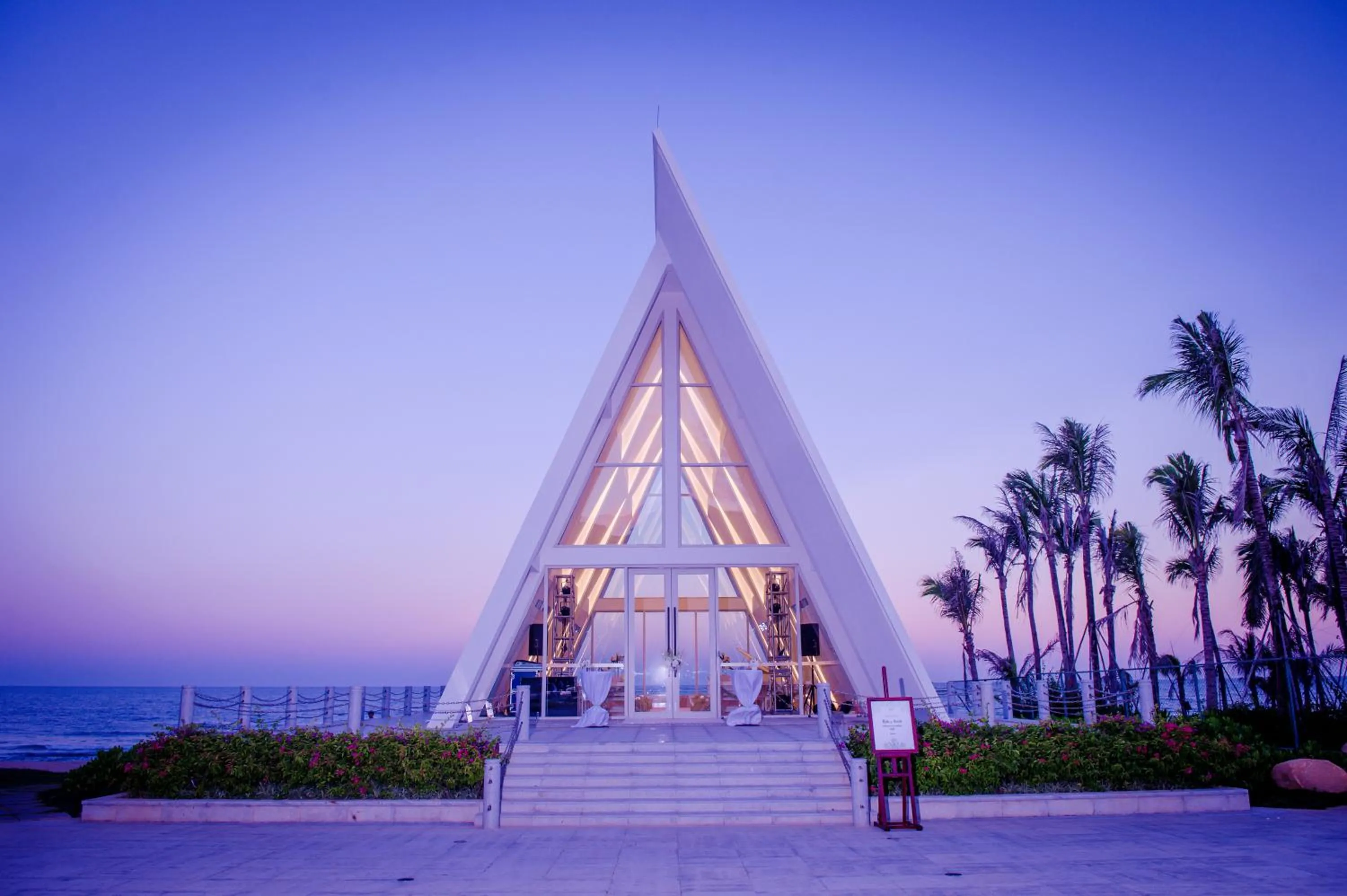 Banquet/Function facilities in Narada Resort & Spa Perfume Bay Sanya - All Villas