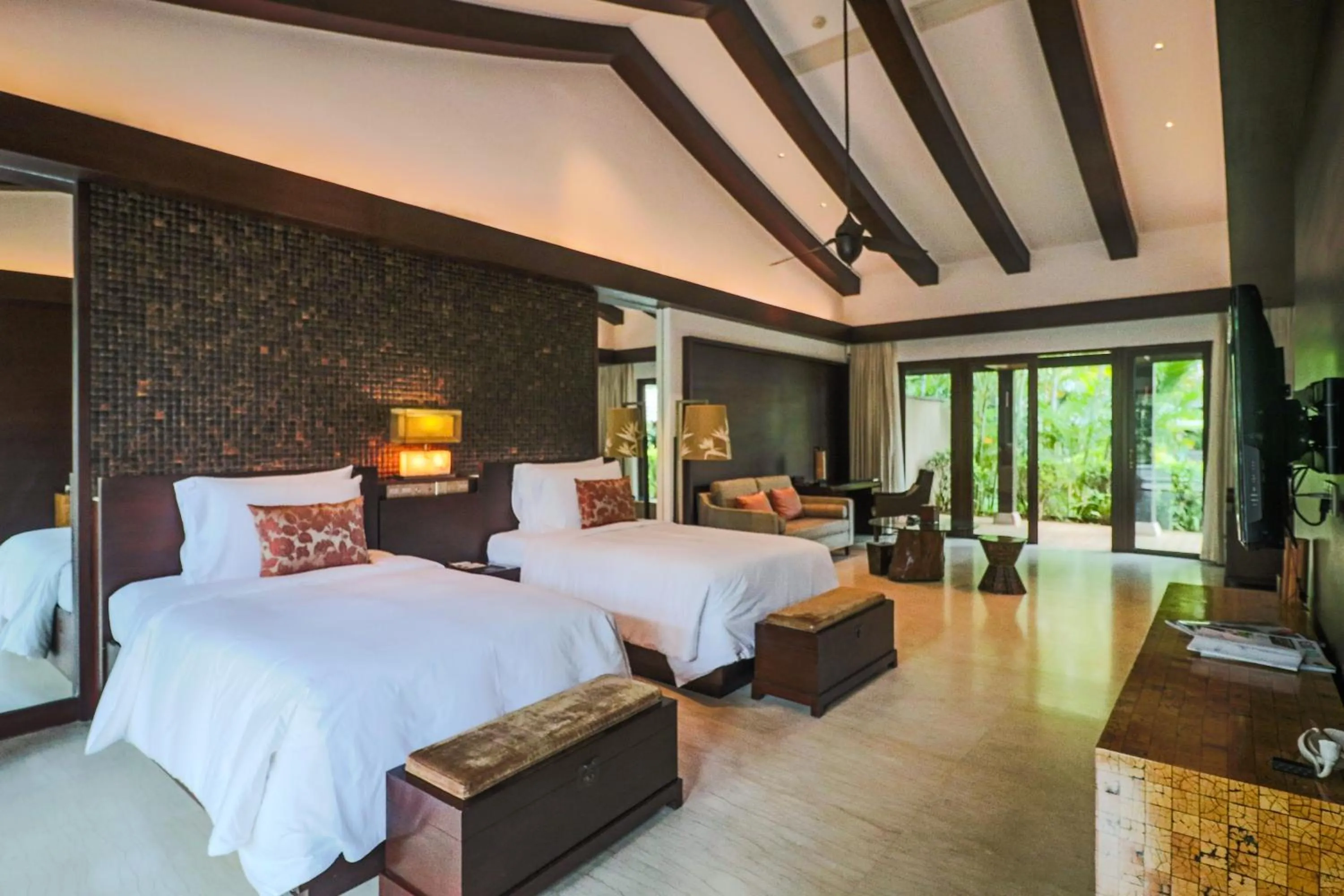 Bedroom, Bed in Narada Resort & Spa Perfume Bay Sanya - All Villas