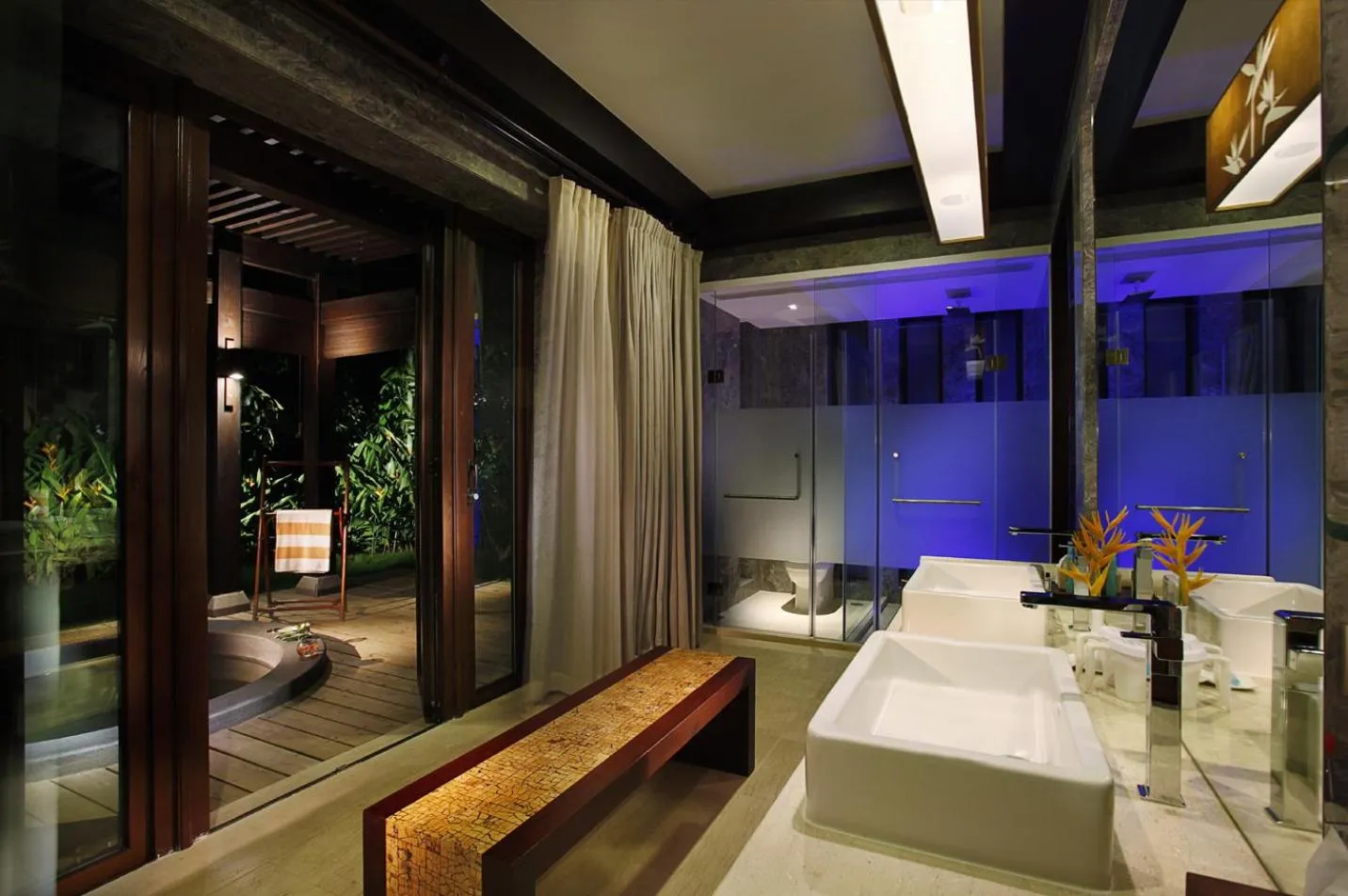 Property building in Narada Resort & Spa Perfume Bay Sanya - All Villas