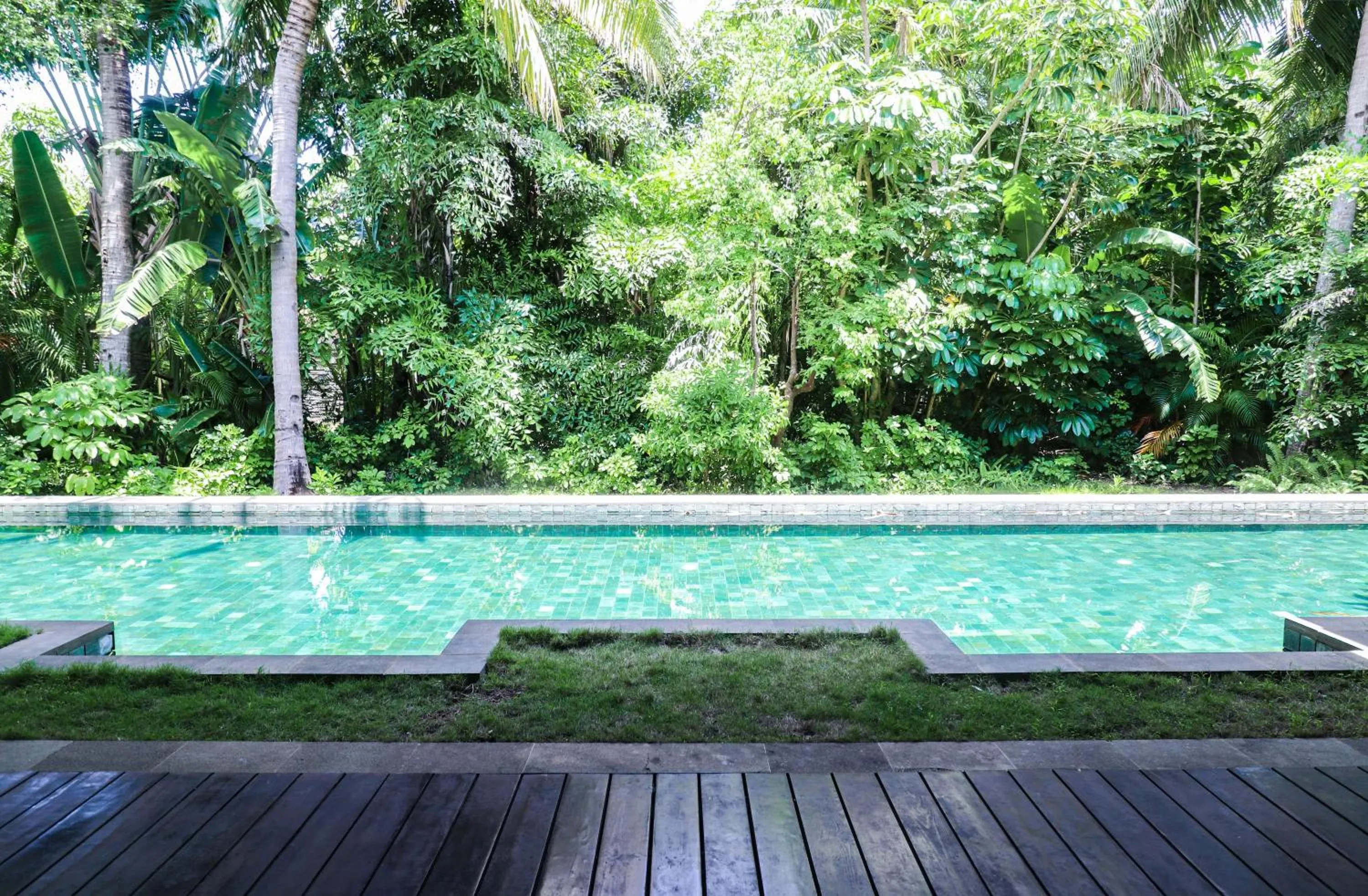 Swimming pool in Narada Resort & Spa Perfume Bay Sanya - All Villas