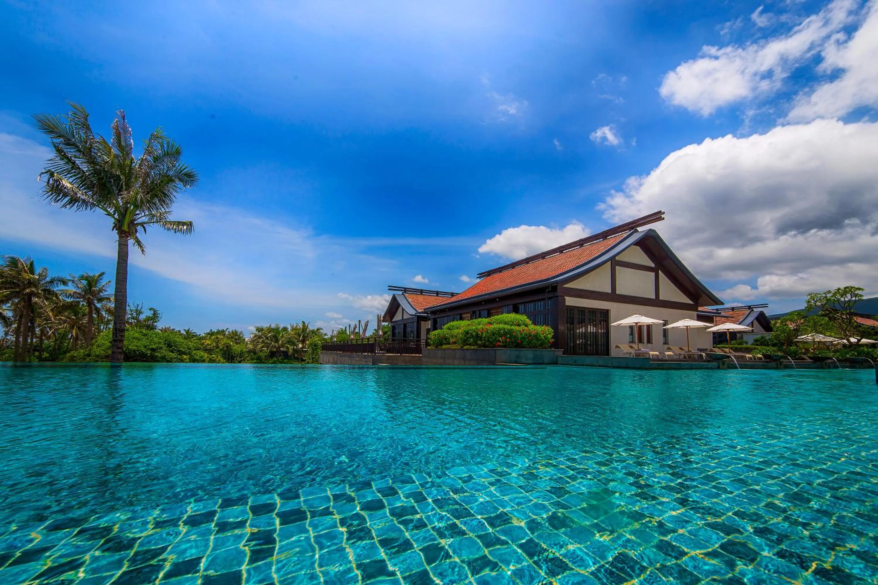 Pool view in Narada Resort & Spa Perfume Bay Sanya - All Villas
