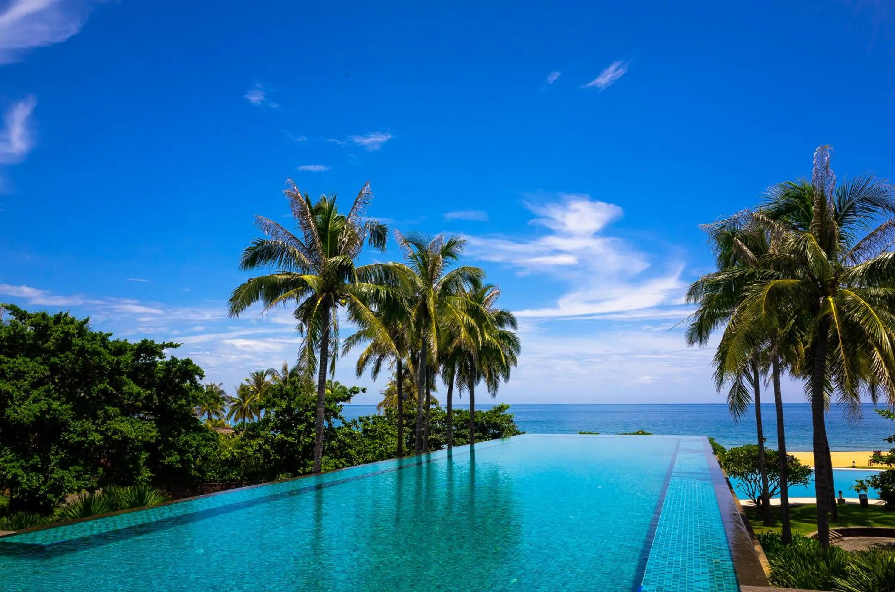 Swimming pool in Narada Resort & Spa Perfume Bay Sanya - All Villas