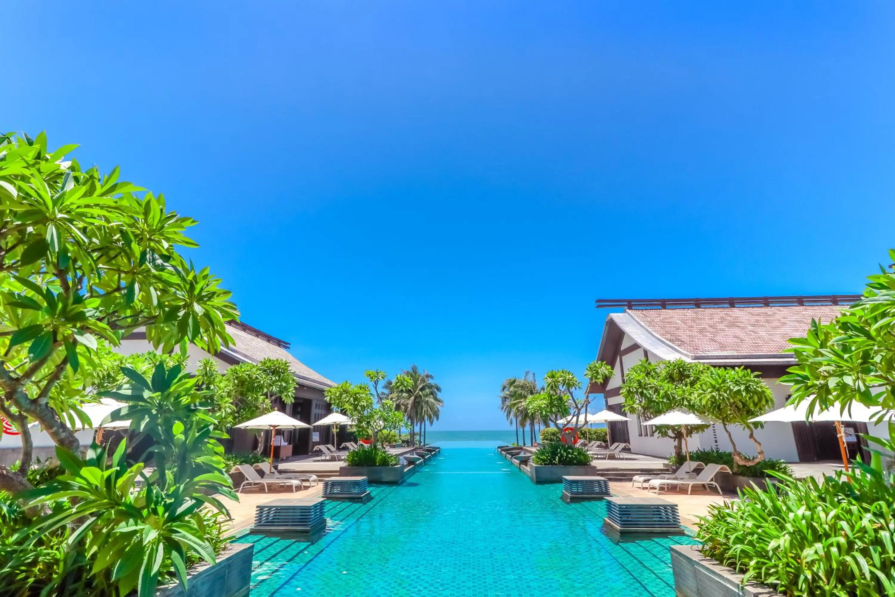 Swimming pool in Narada Resort & Spa Perfume Bay Sanya - All Villas