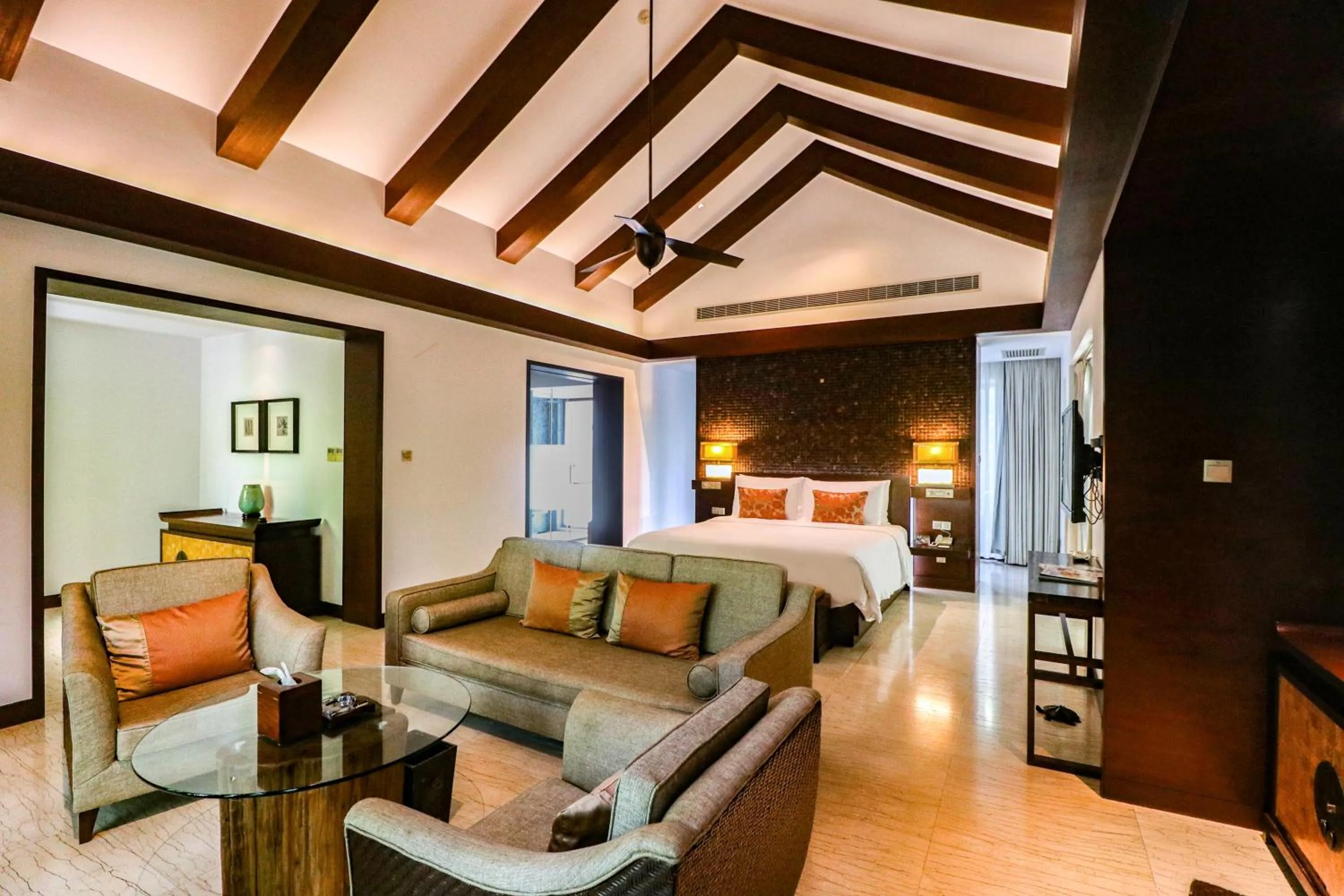 Bedroom, Bed in Narada Resort & Spa Perfume Bay Sanya - All Villas