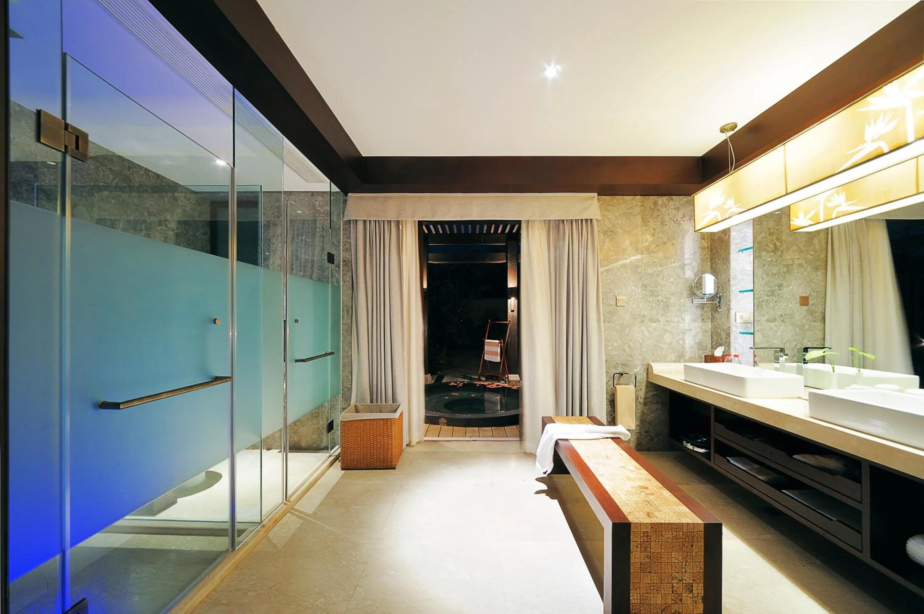 Shower in Narada Resort & Spa Perfume Bay Sanya - All Villas