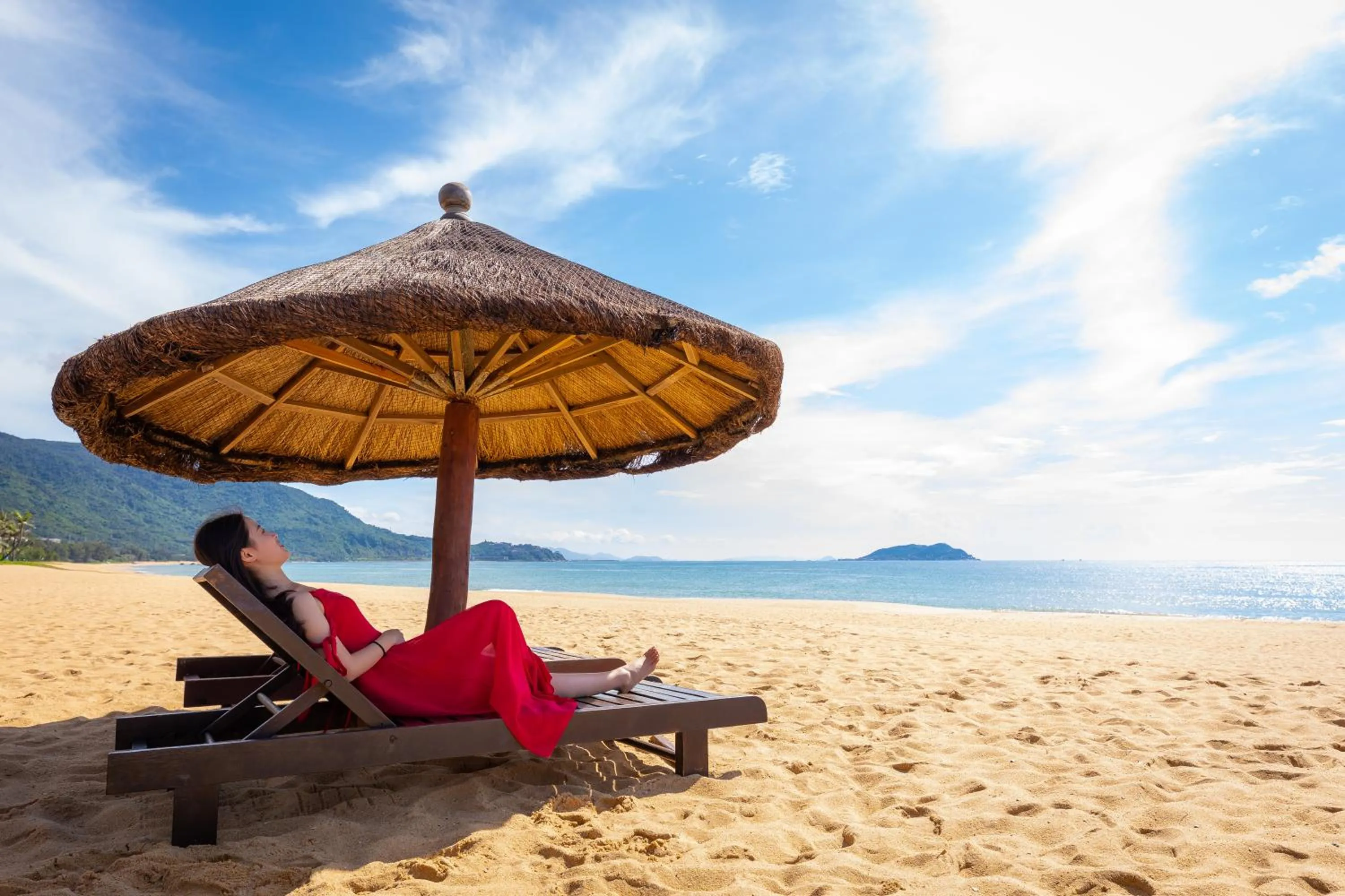 Beach in Narada Resort & Spa Perfume Bay Sanya - All Villas