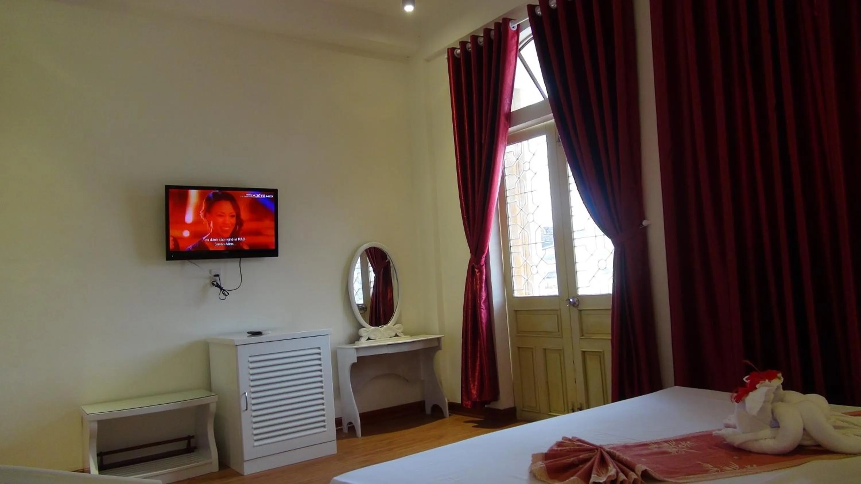 Bedroom, TV/Entertainment Center in Pho Hoi 1 Hotel