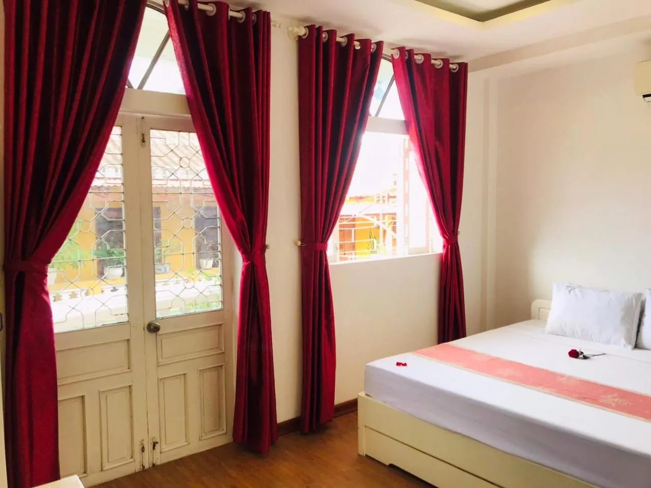 Bedroom in Pho Hoi 1 Hotel