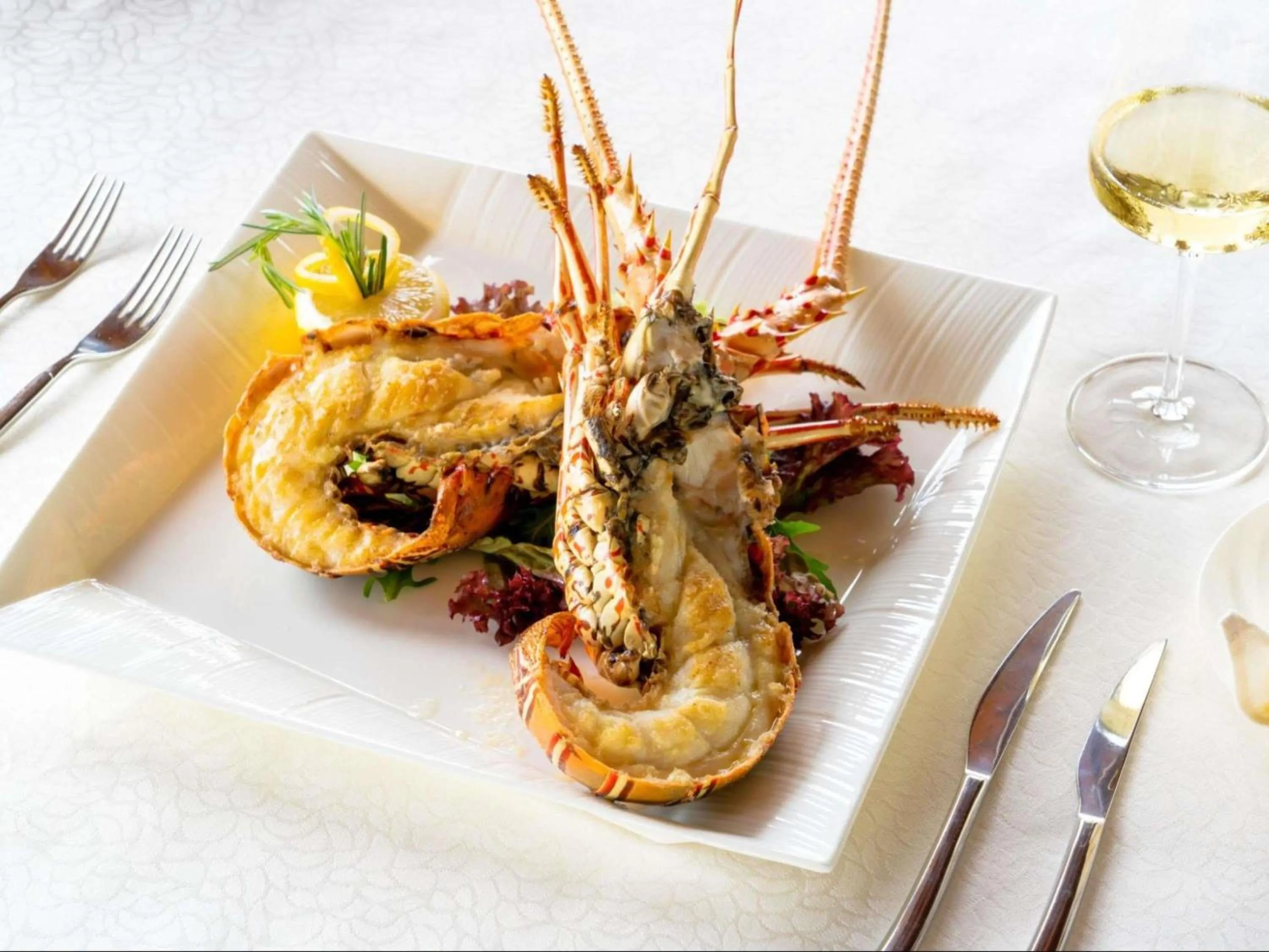 Restaurant/places to eat in V Villas Maldives at Mirihi - MGallery Collection