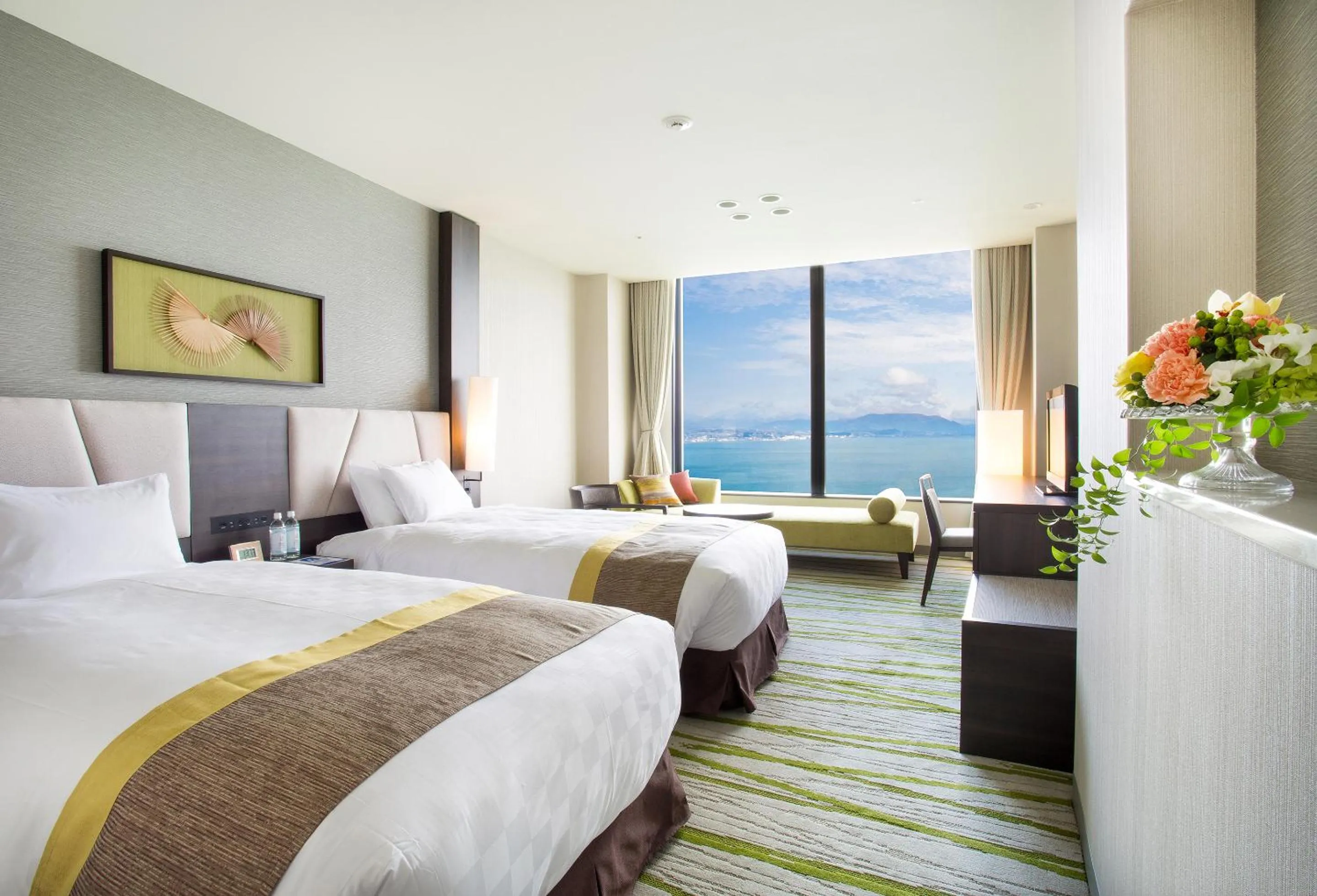 Lake view, Bed in Lake Biwa Otsu Prince Hotel