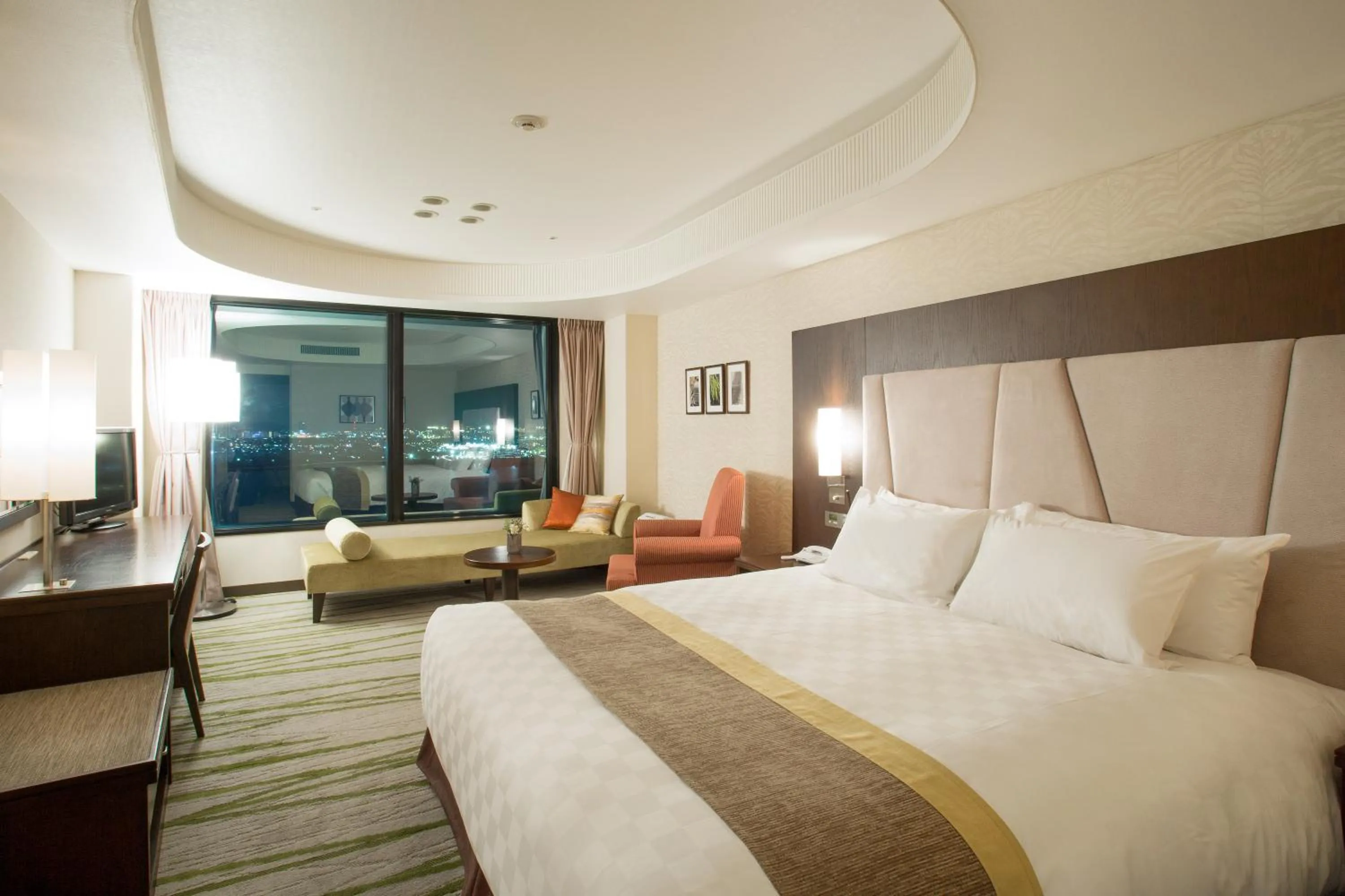 Photo of the whole room, Bed in Lake Biwa Otsu Prince Hotel