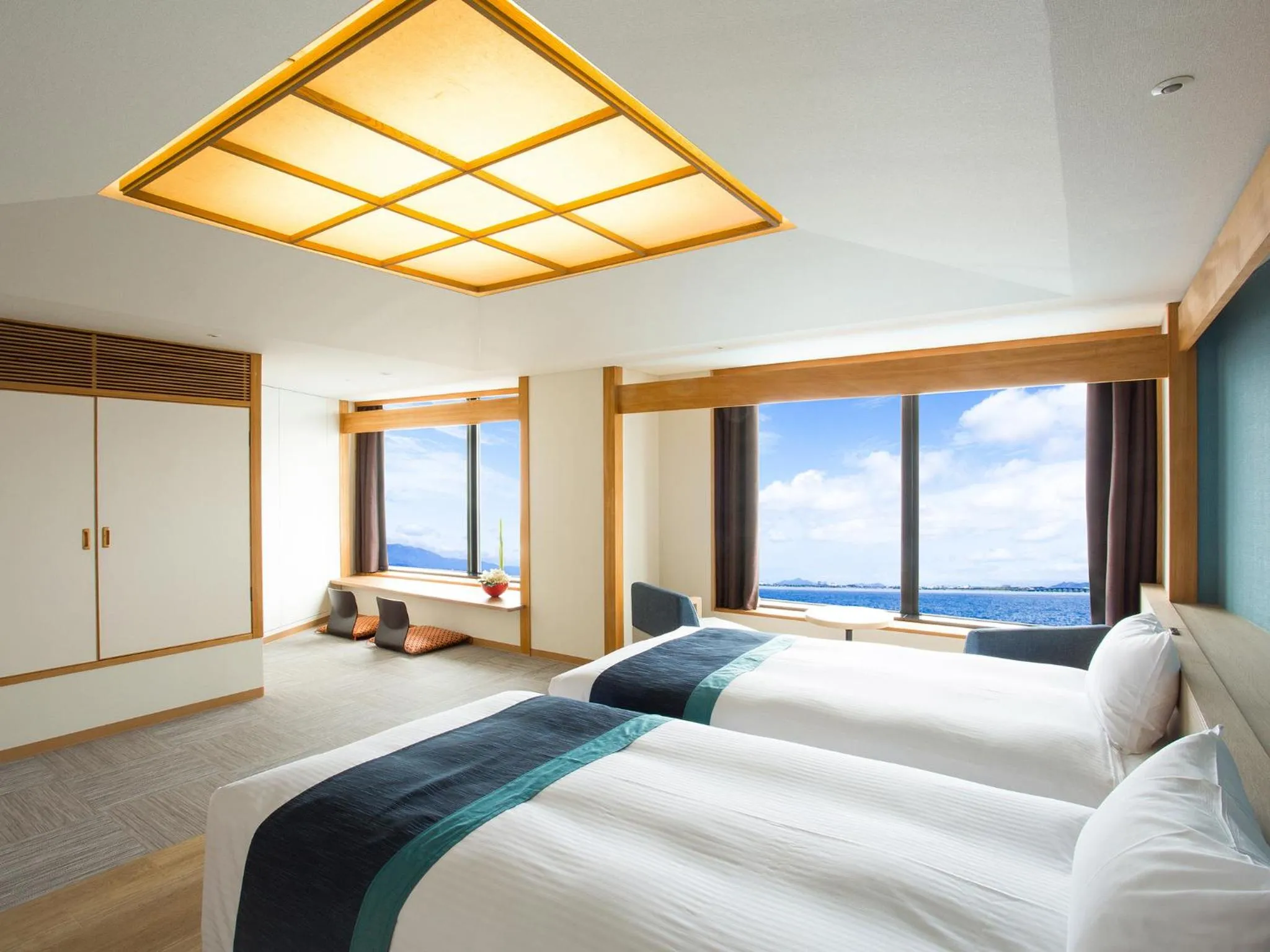 Lake view, Bed in Lake Biwa Otsu Prince Hotel
