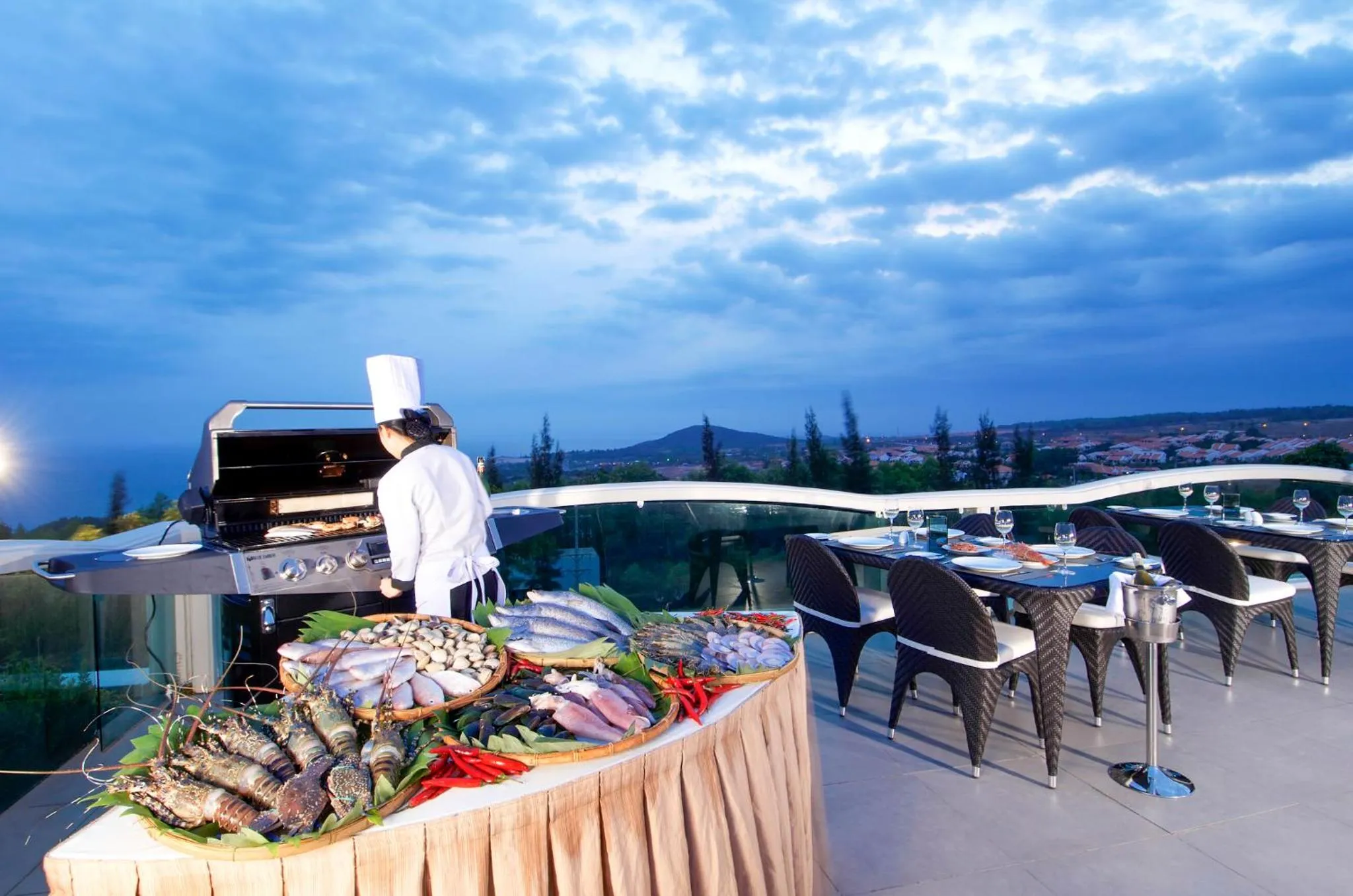 Restaurant/places to eat in Sea Links Beach Hotel