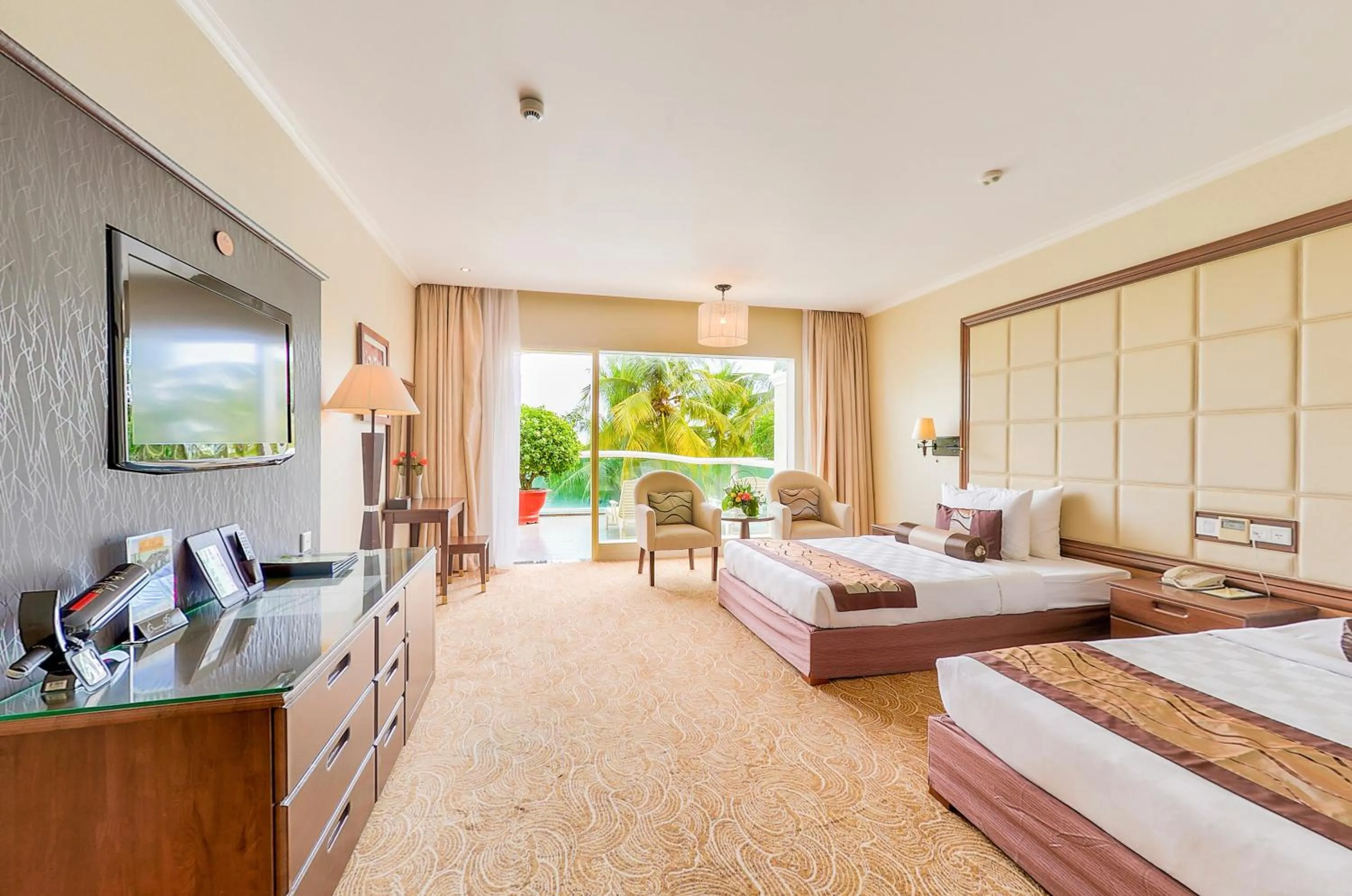 Photo of the whole room, Bed in Sea Links Beach Hotel