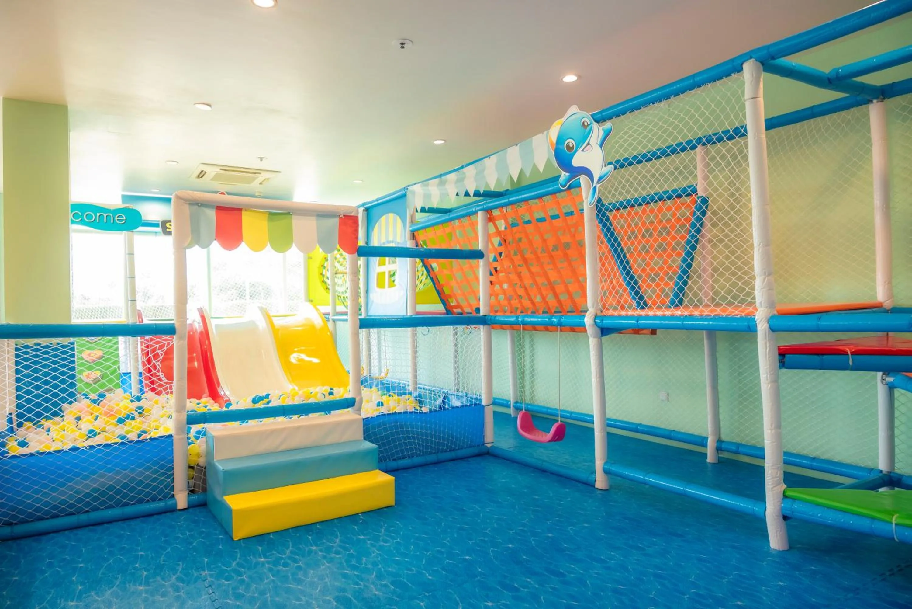 Children play ground, Bed in Sea Links Beach Hotel