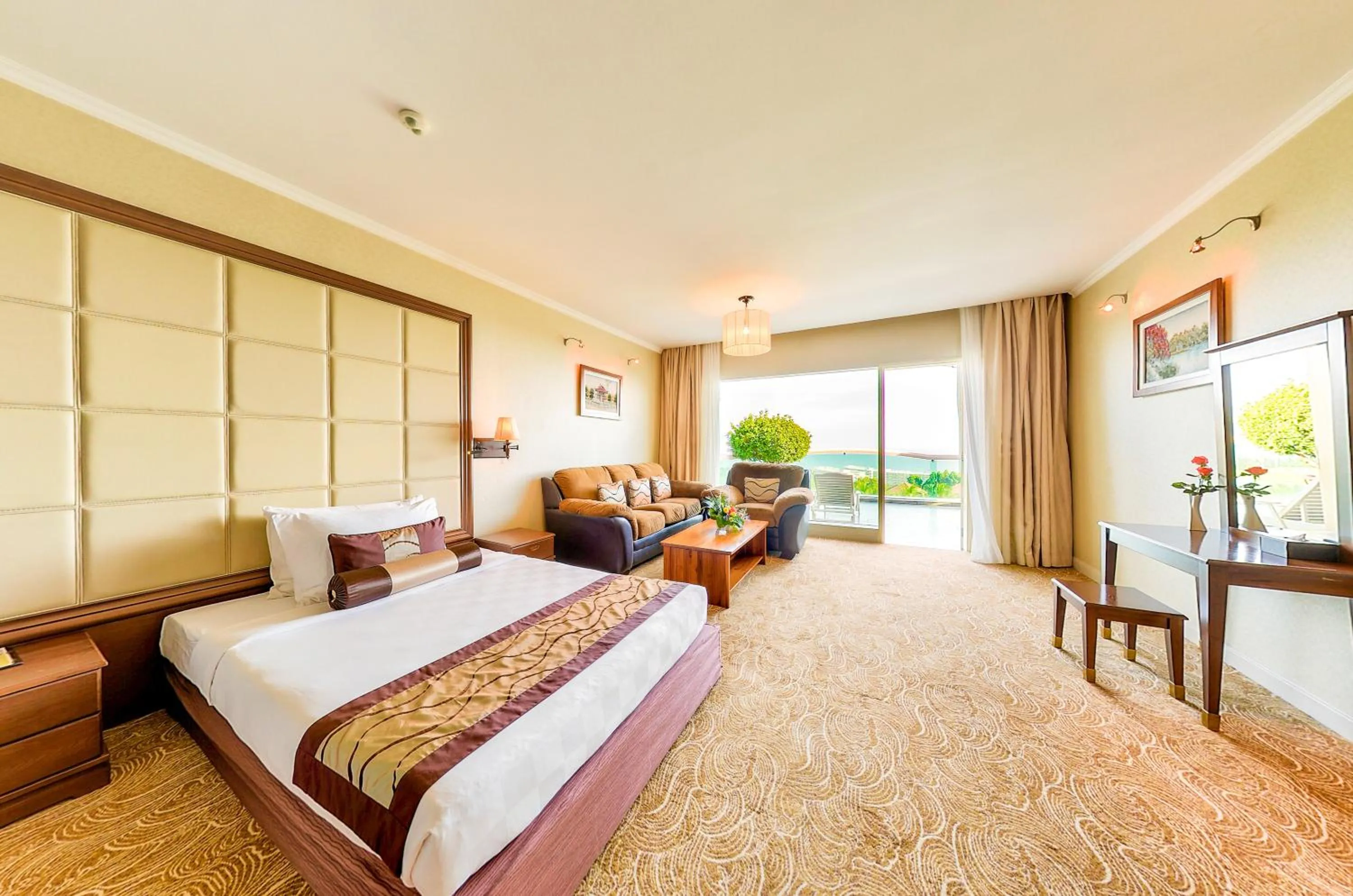 Bed in Sea Links Beach Hotel