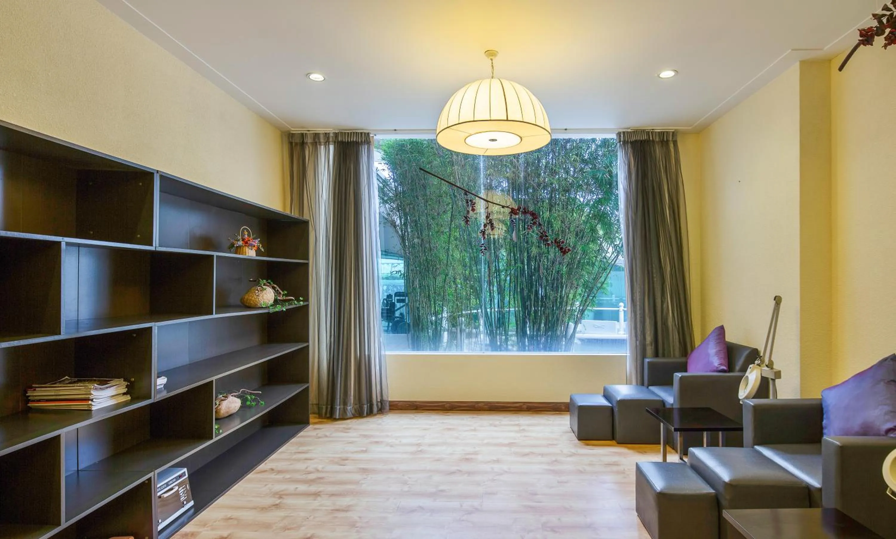 Solarium in Sea Links Beach Hotel