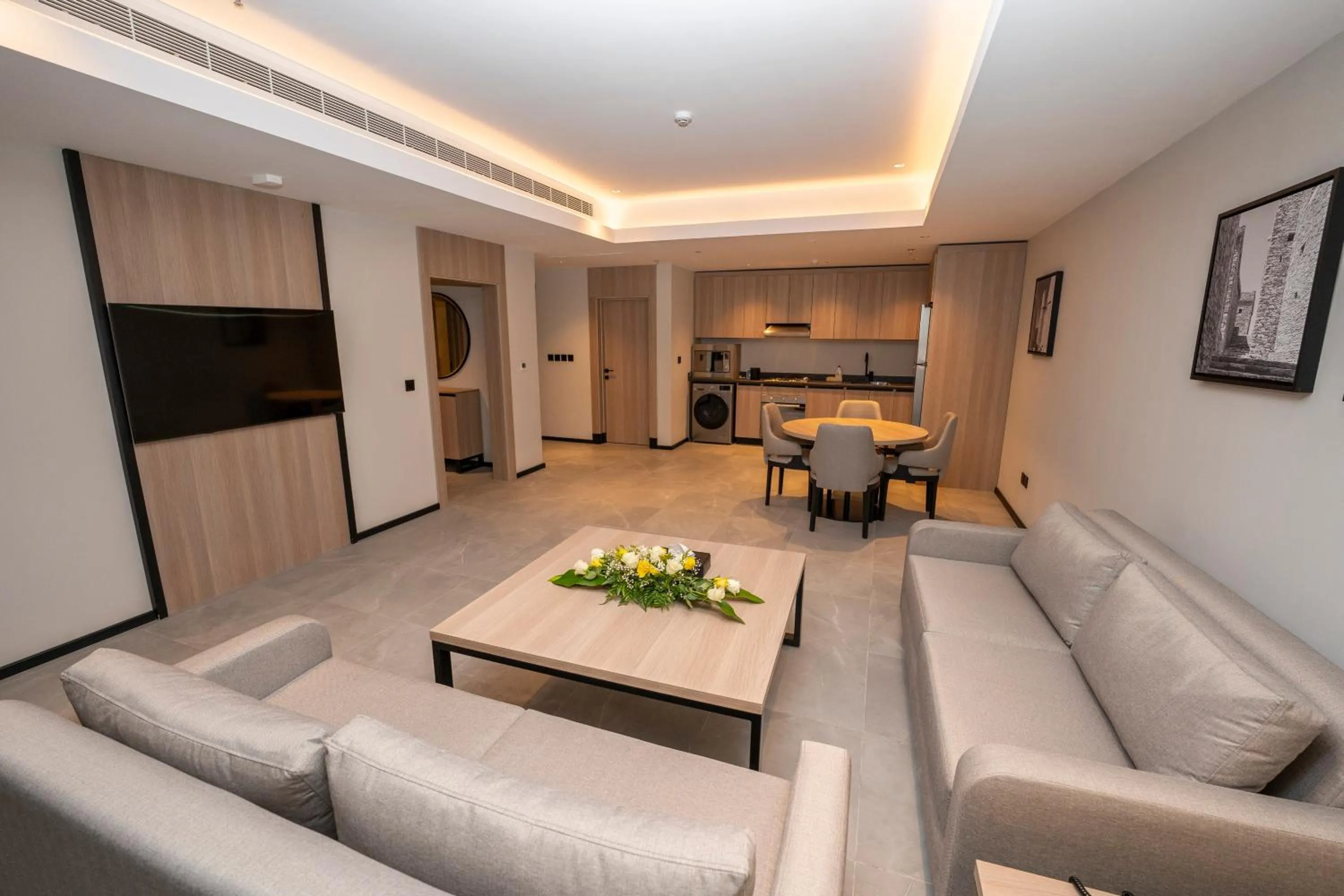 TV and multimedia in Manazel Aldiafah serviced Apartments AlSulymaniyah