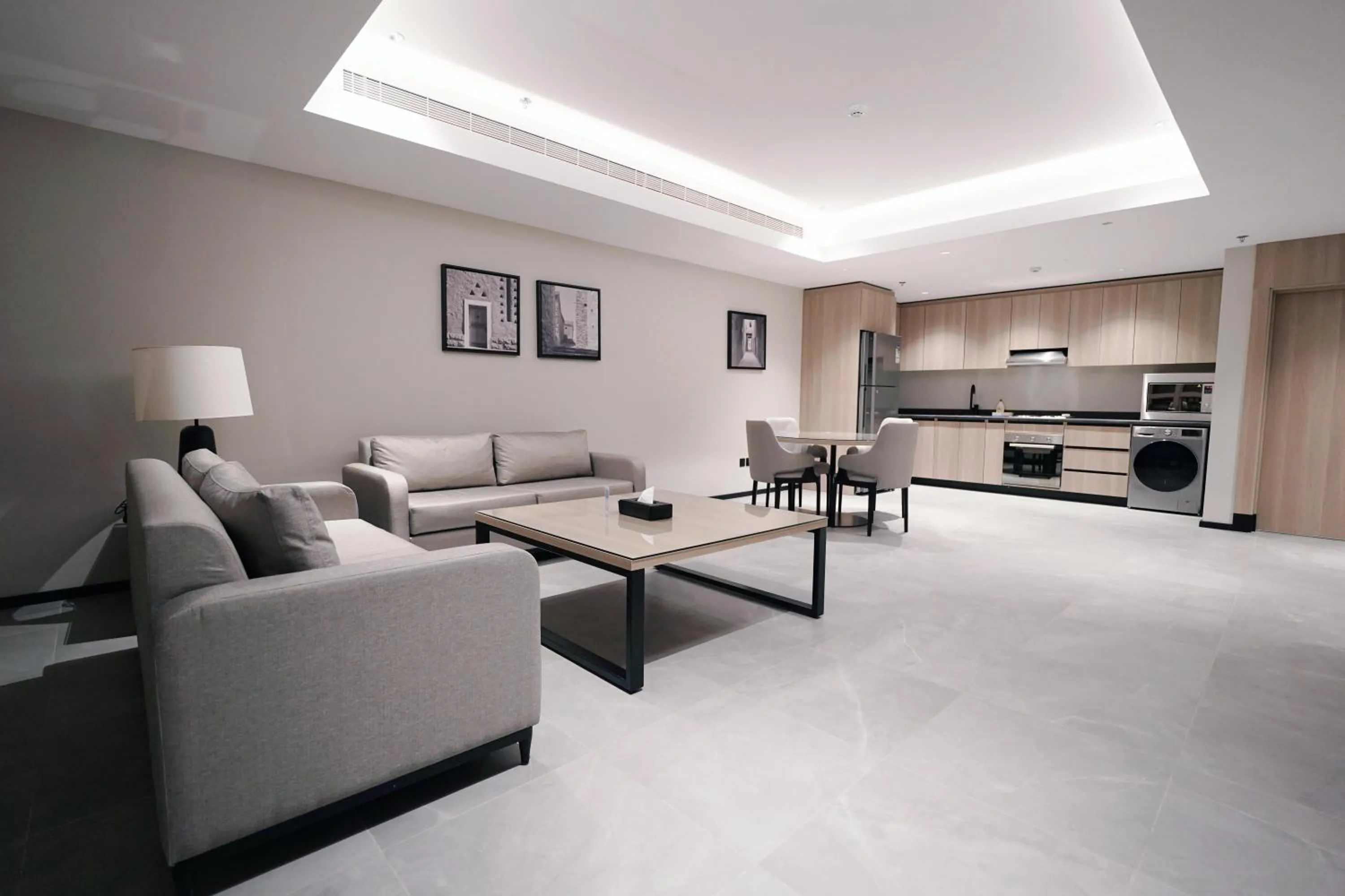 Kitchen or kitchenette in Manazel Aldiafah serviced Apartments AlSulymaniyah