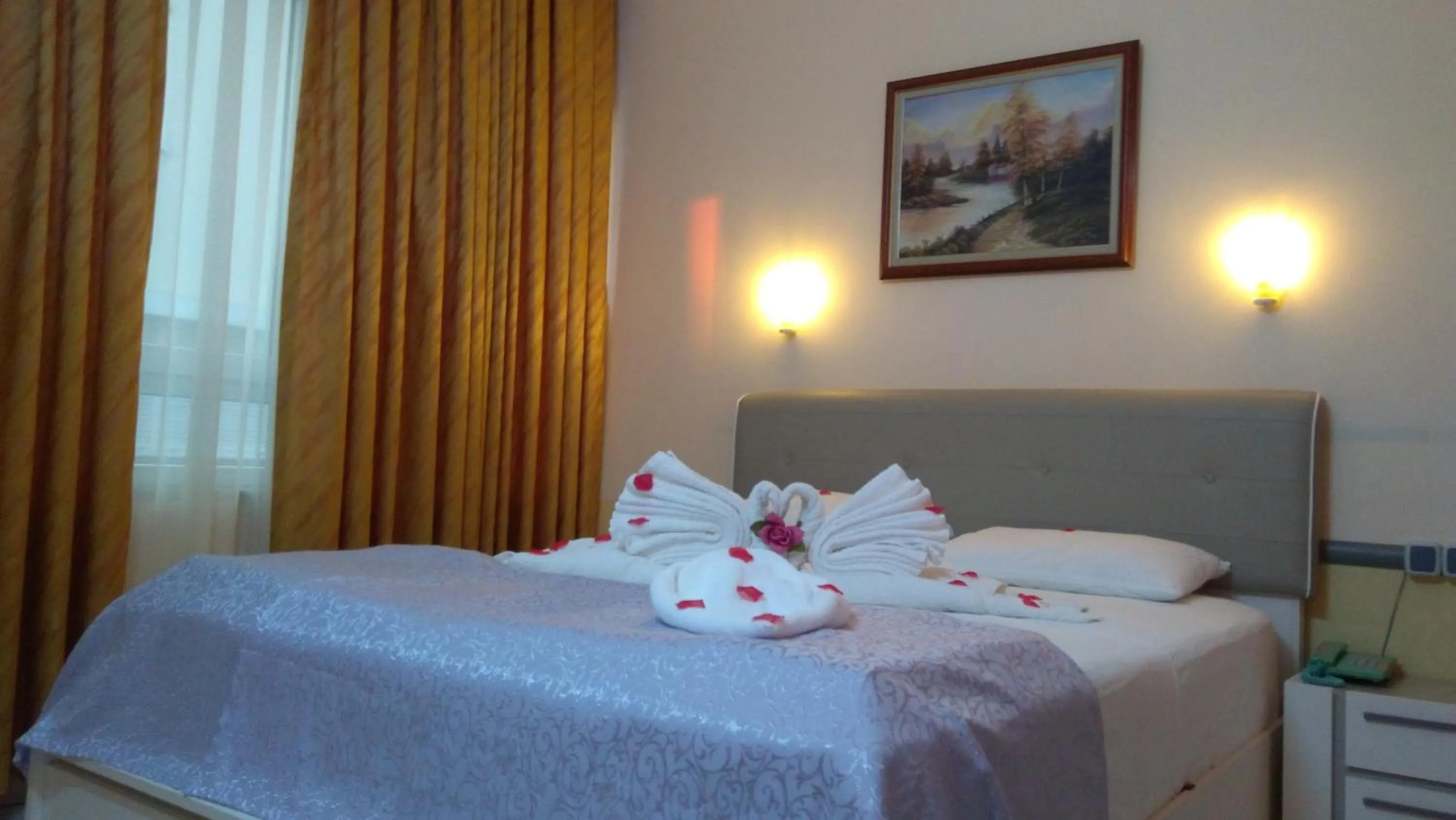 Photo of the whole room, Bed in Sunway Hotel